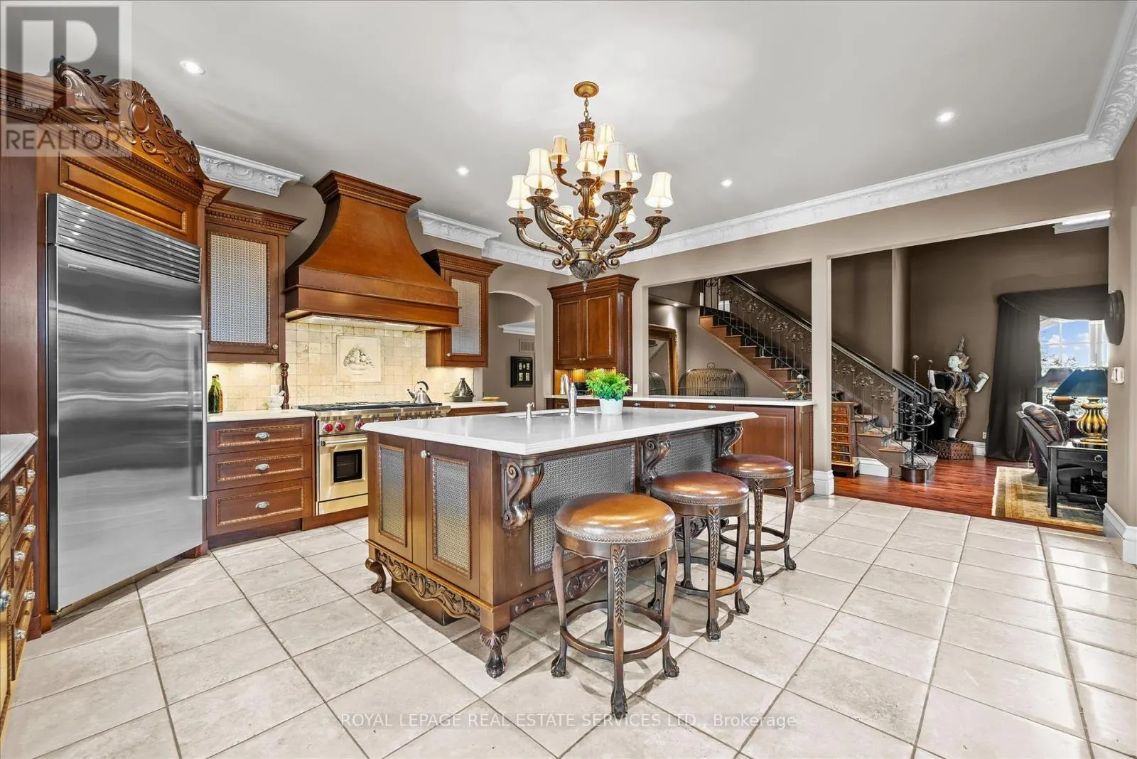 10090 PINEVIEW TRAIL