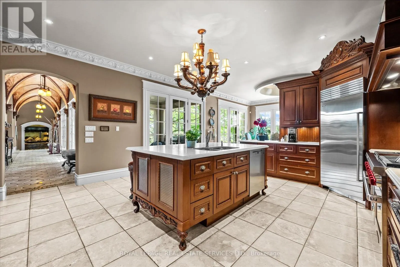 10090 PINEVIEW TRAIL
