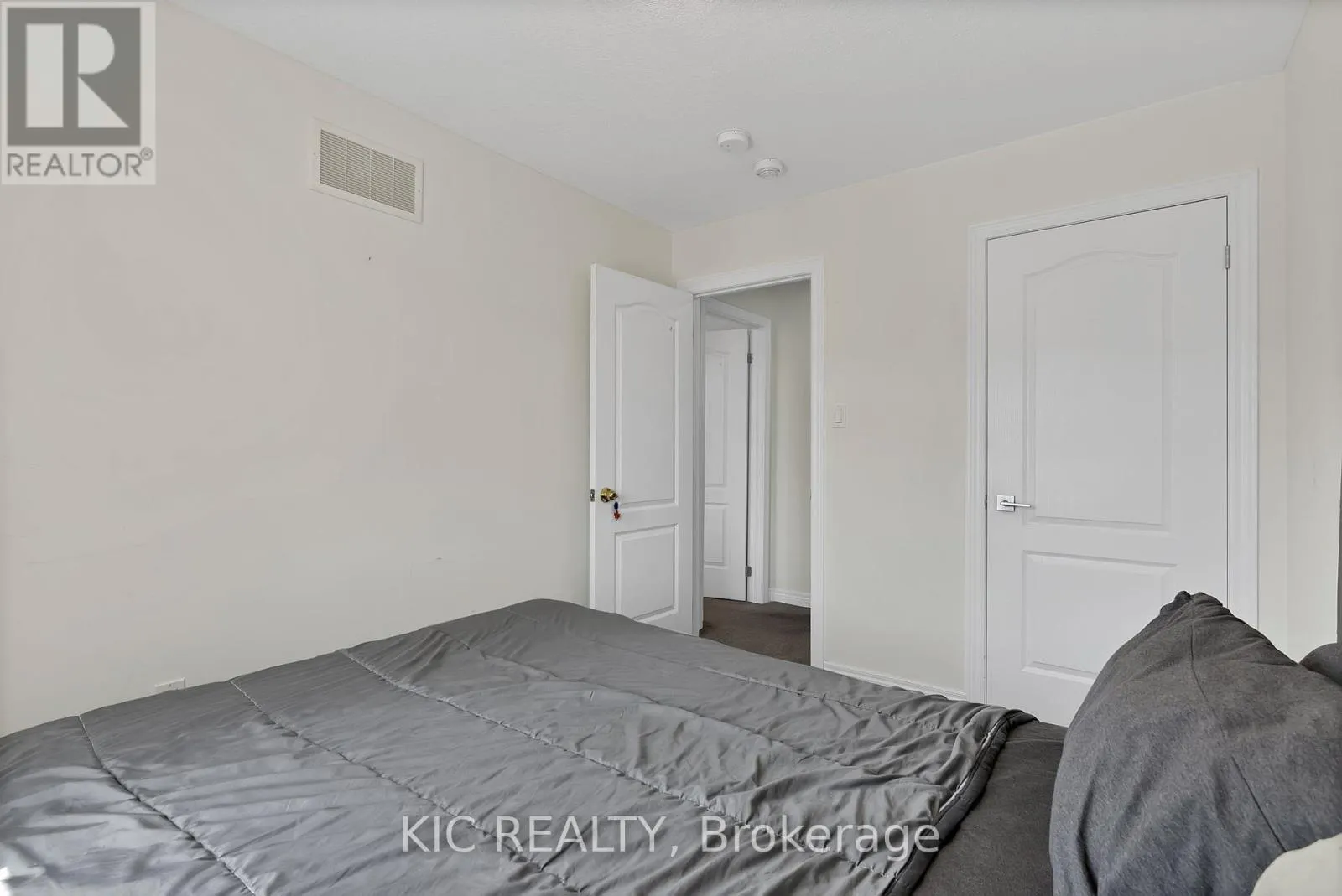 11 WINTERTON COURT