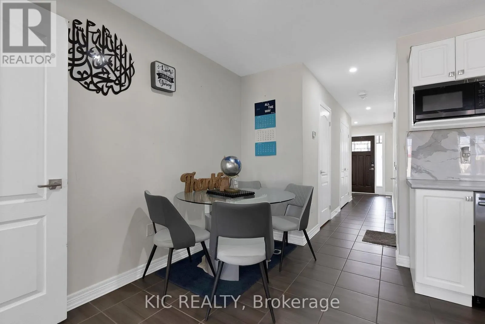 11 WINTERTON COURT