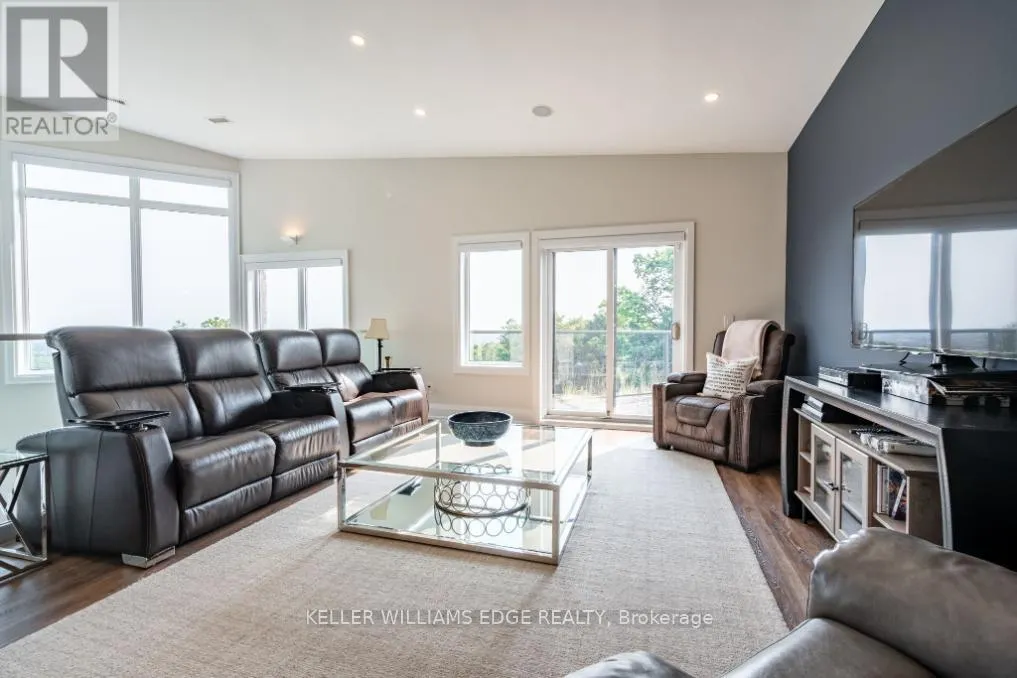 5500 STEELES AVENUE W
