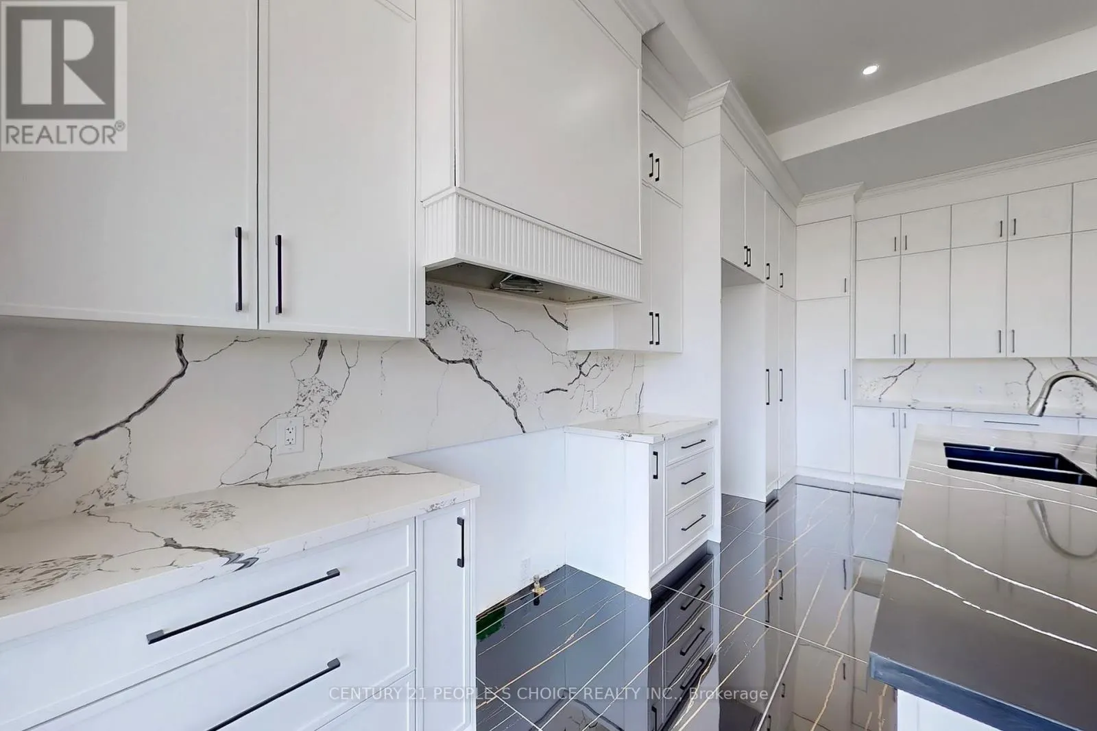 14 SUGARBUSH COURT