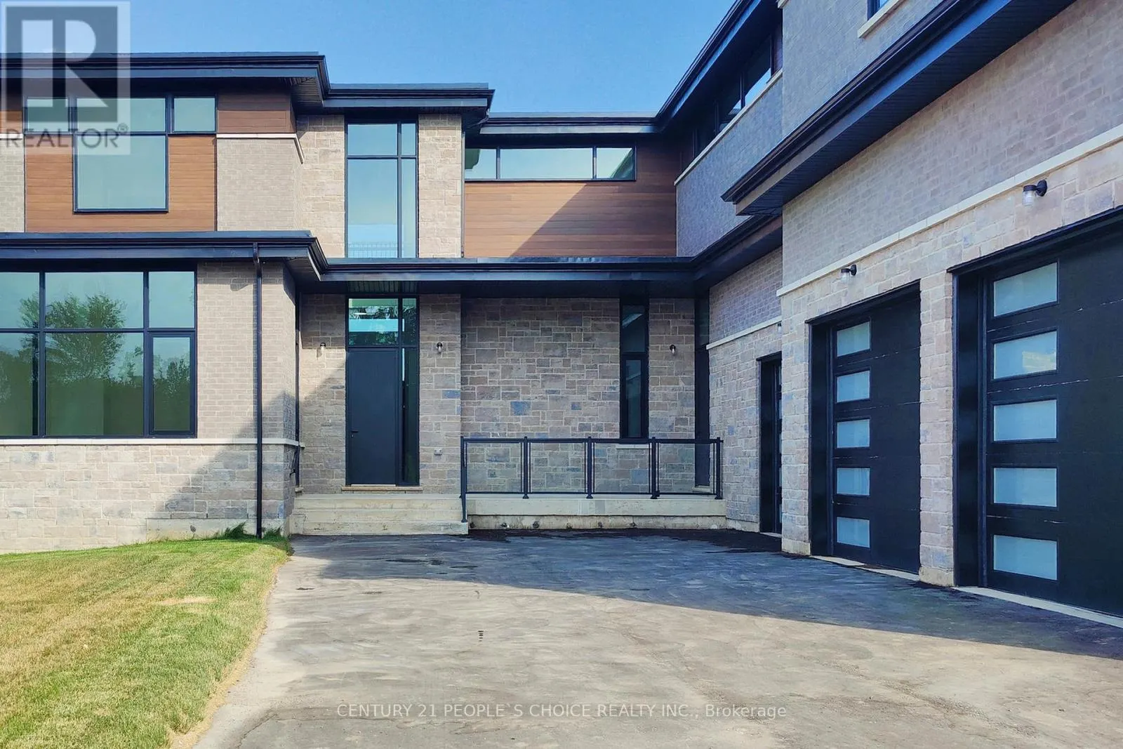 14 SUGARBUSH COURT