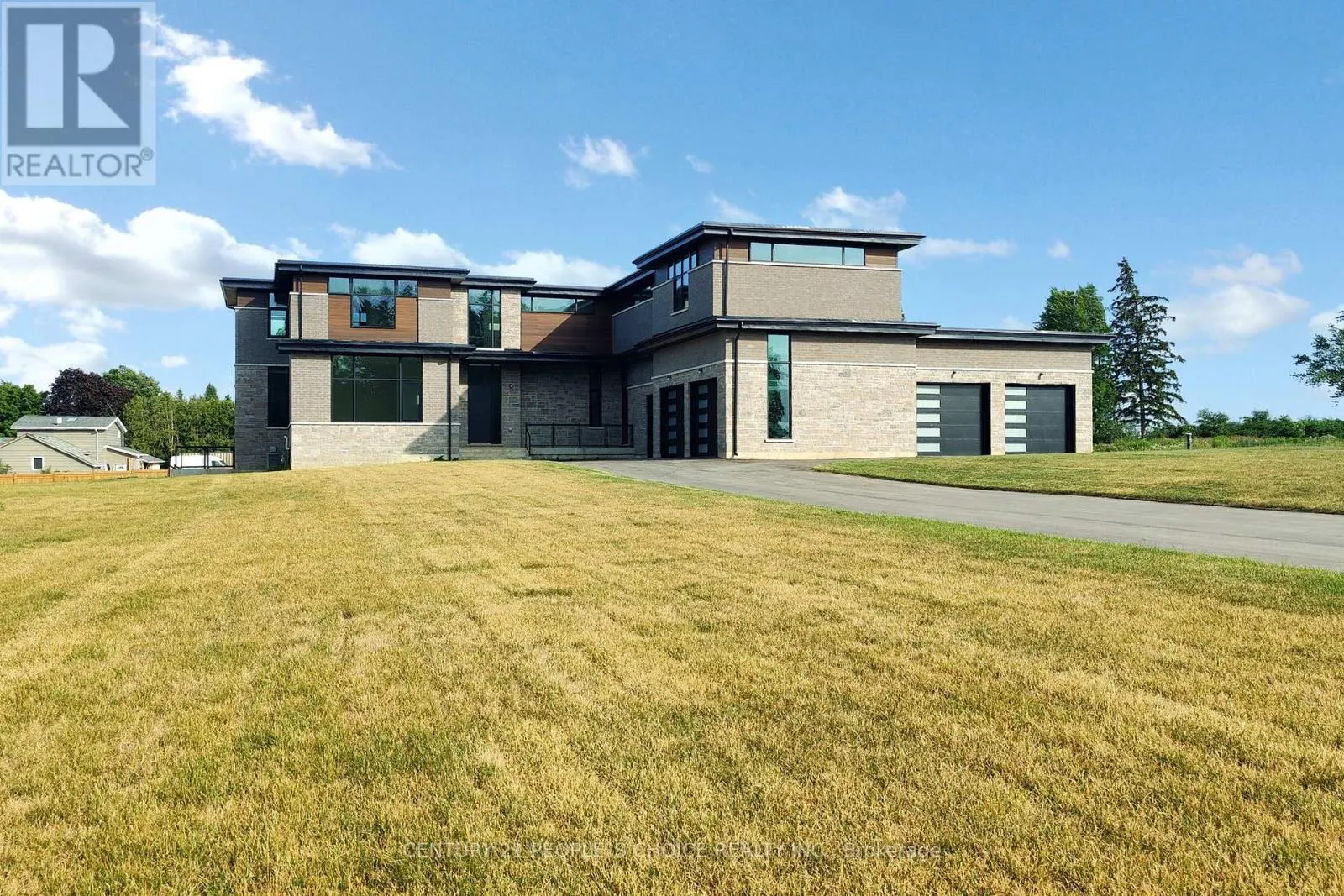 14 SUGARBUSH COURT