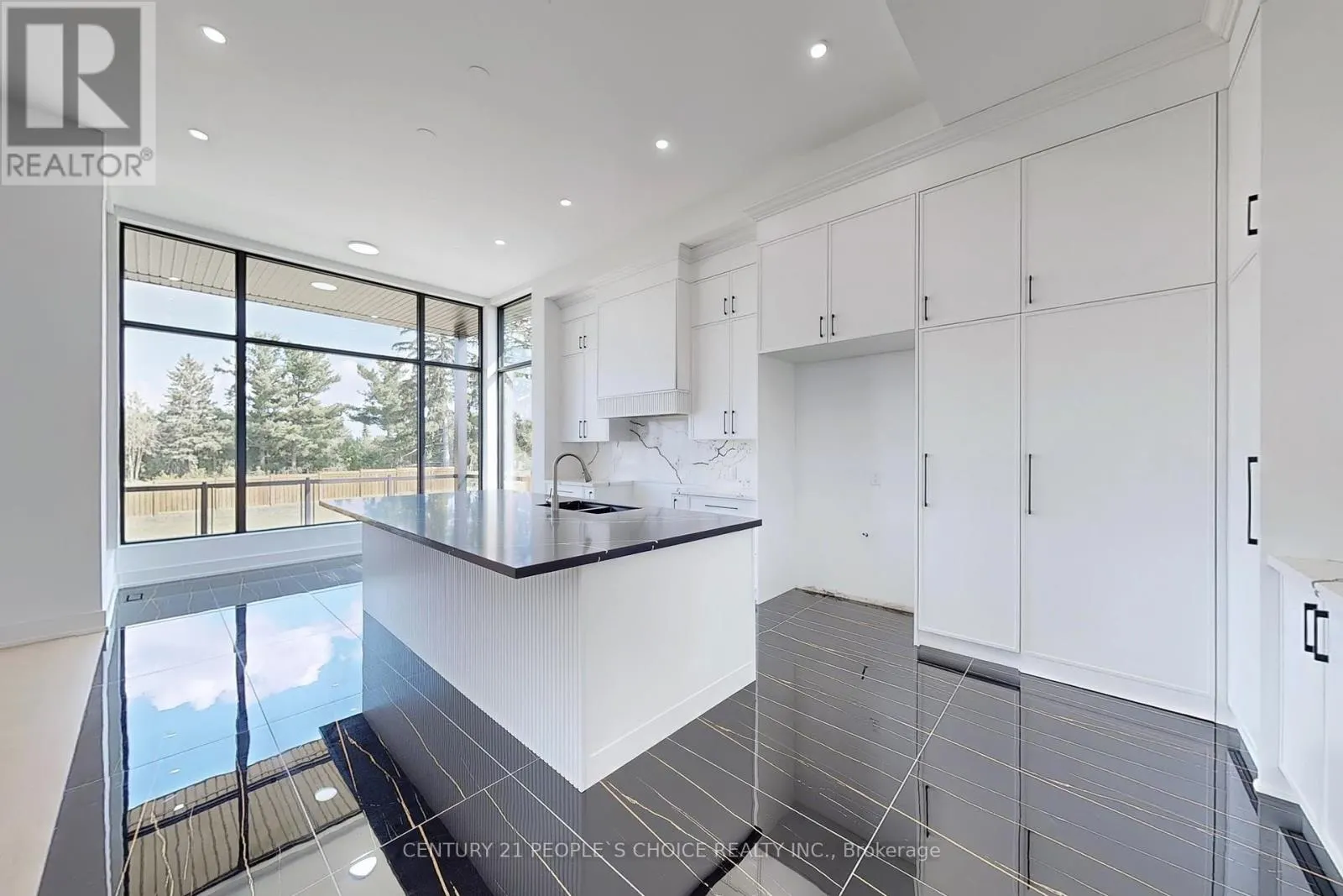 14 SUGARBUSH COURT