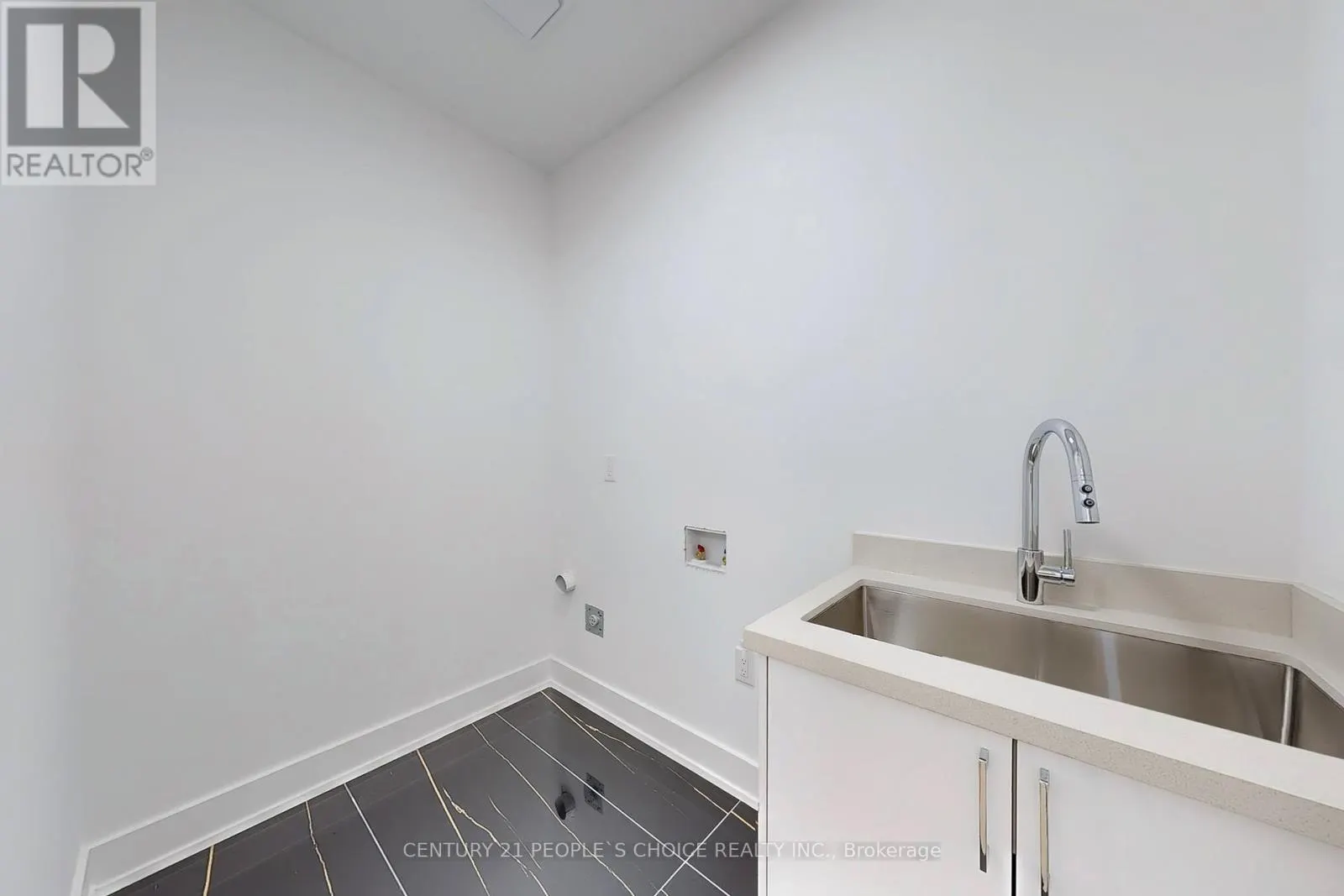 14 SUGARBUSH COURT