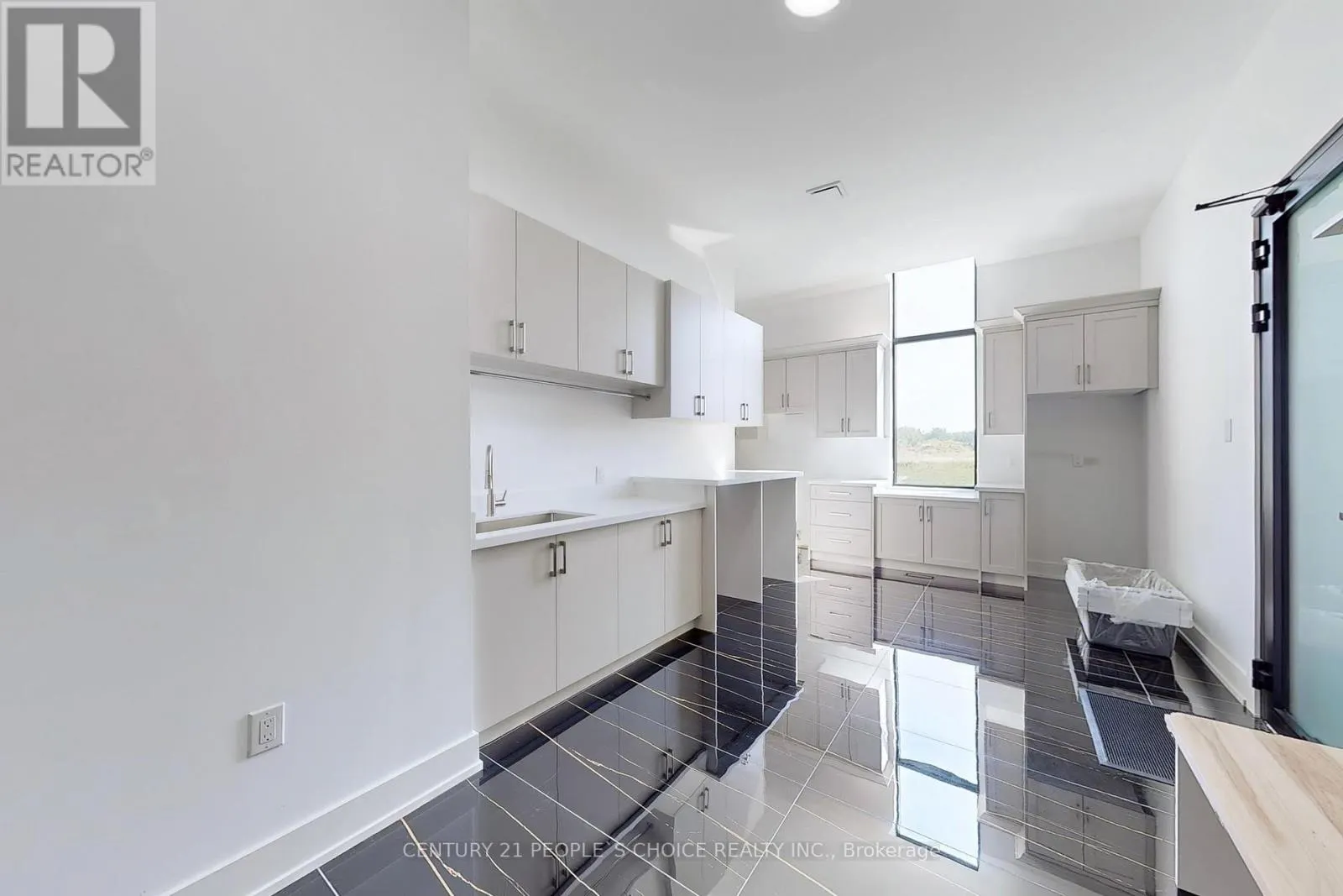 14 SUGARBUSH COURT