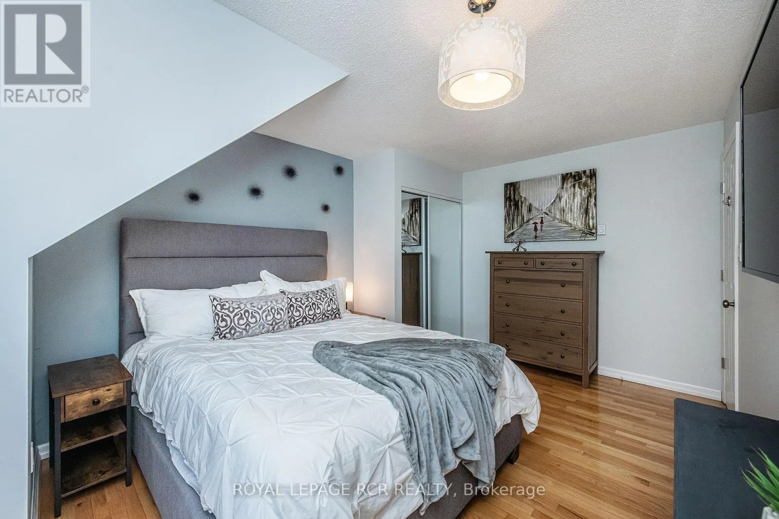 39 - 31 PARKVIEW DRIVE