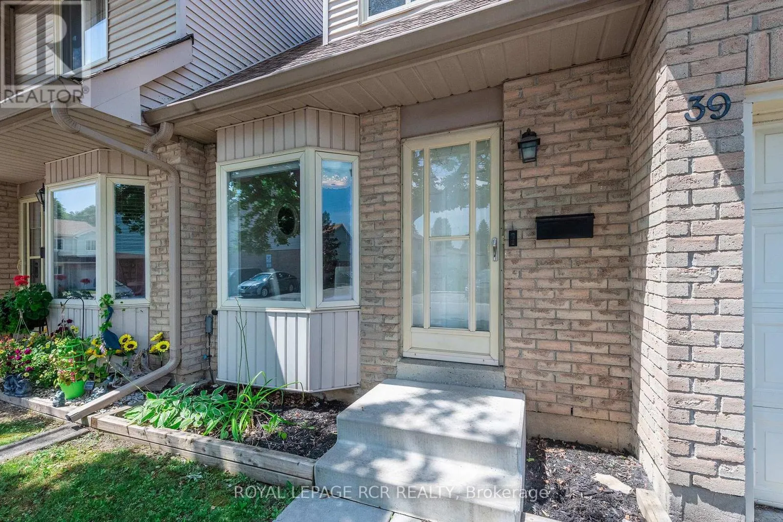 39 - 31 PARKVIEW DRIVE