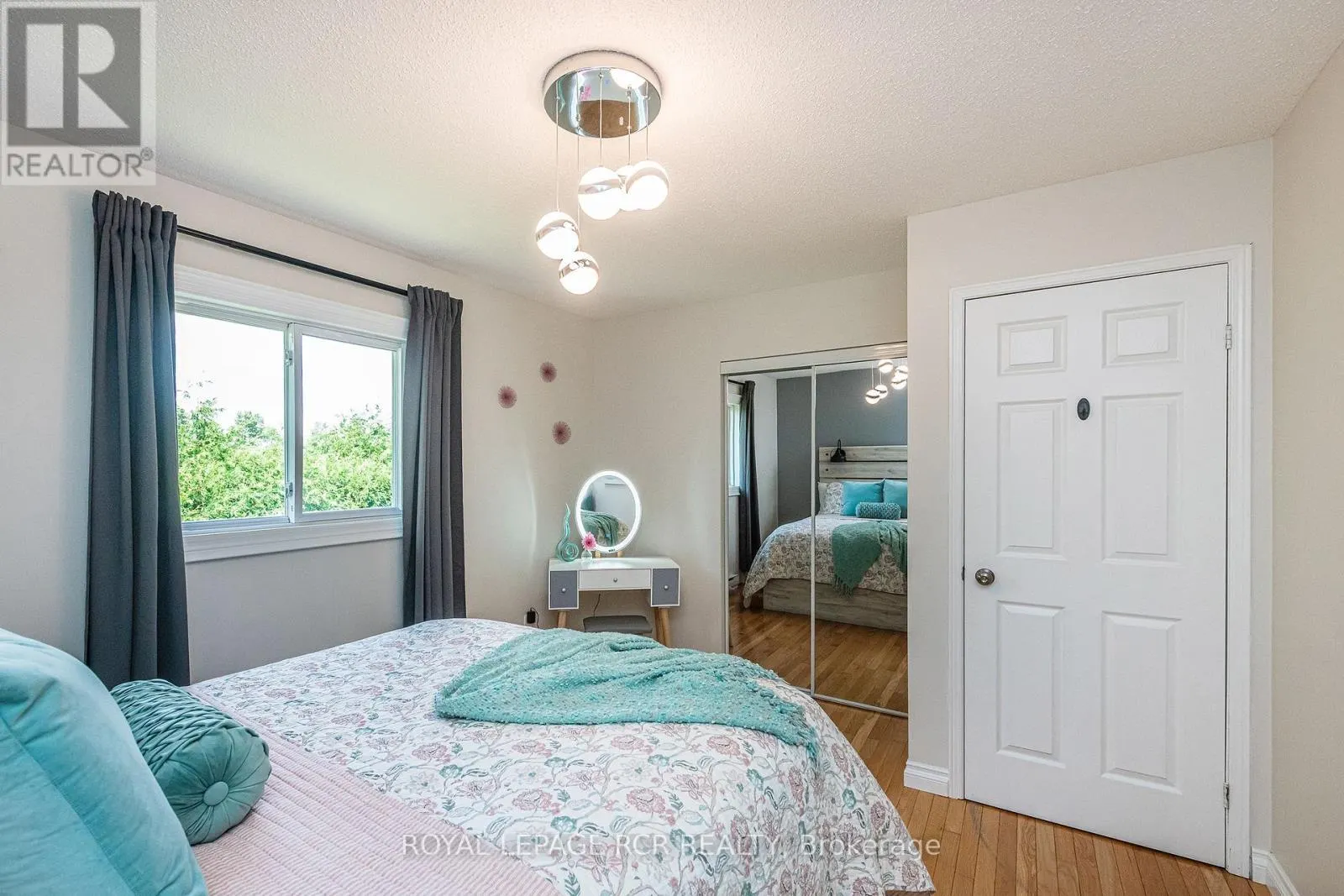 39 - 31 PARKVIEW DRIVE