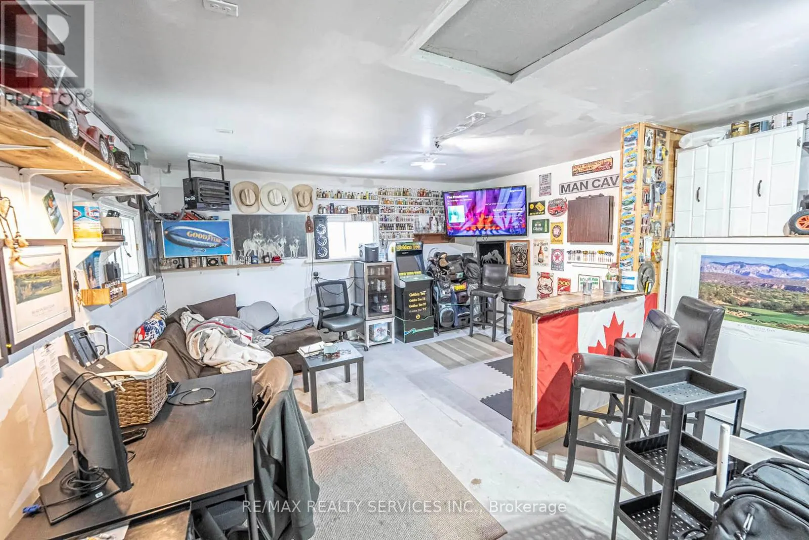 112 COURT STREET N