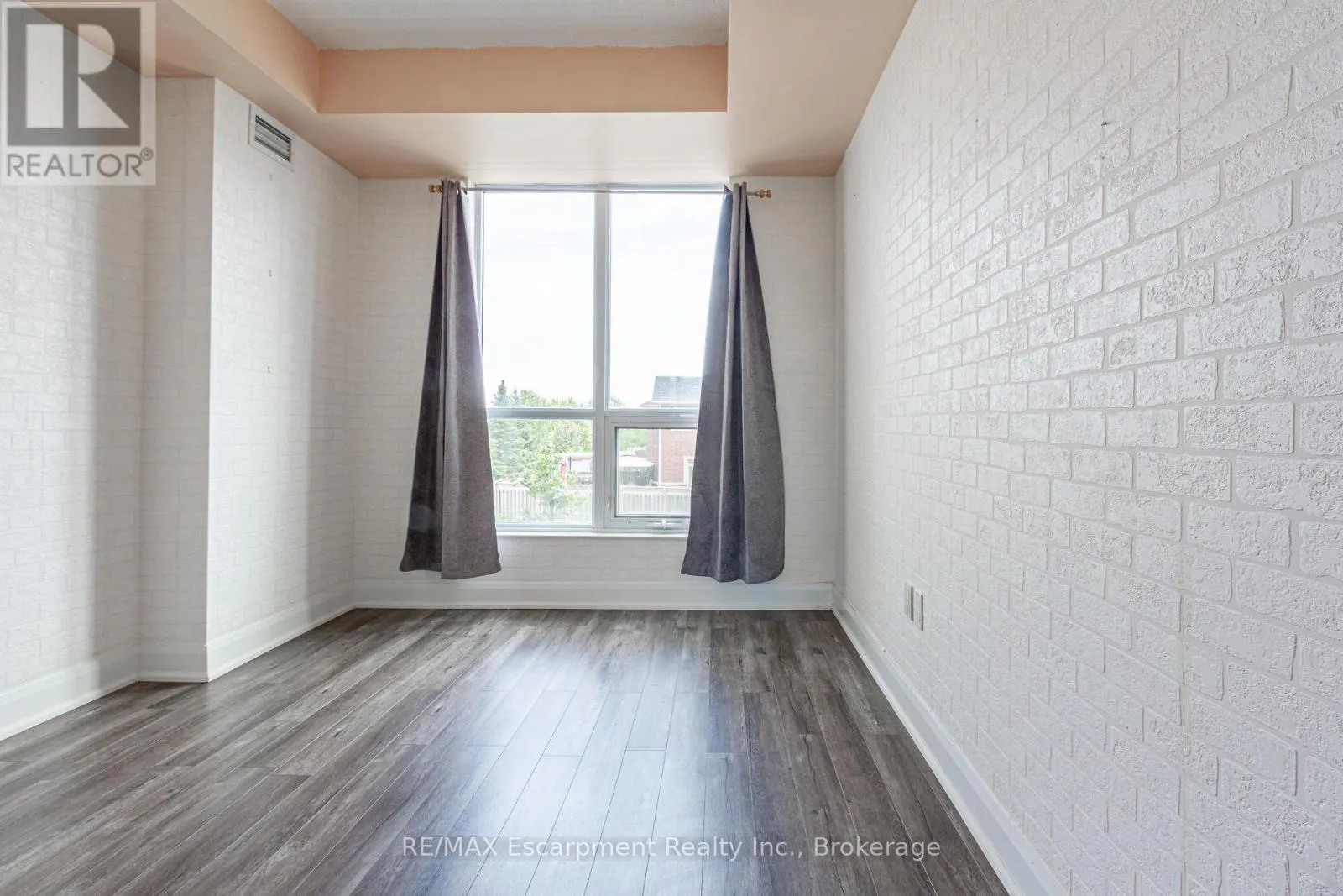 210 - 2470 PRINCE MICHAEL DRIVE, #210