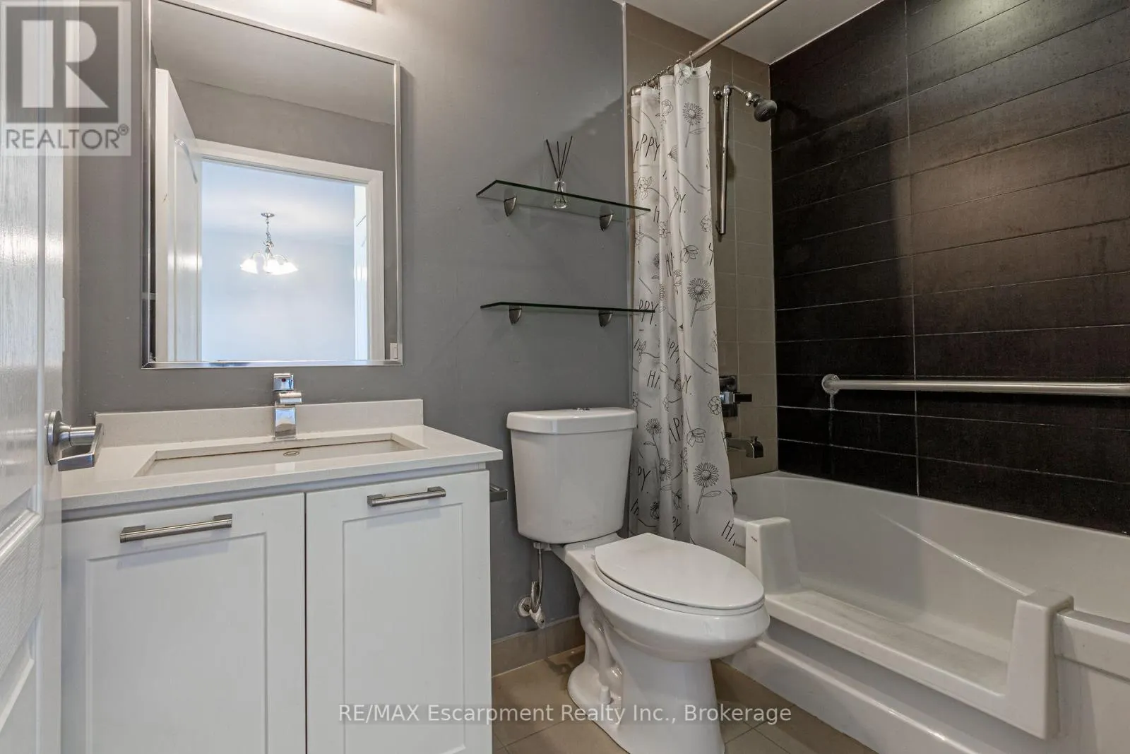 210 - 2470 PRINCE MICHAEL DRIVE, #210