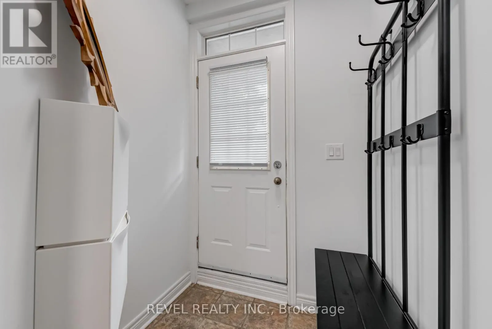 98 CONNOLLY STREET