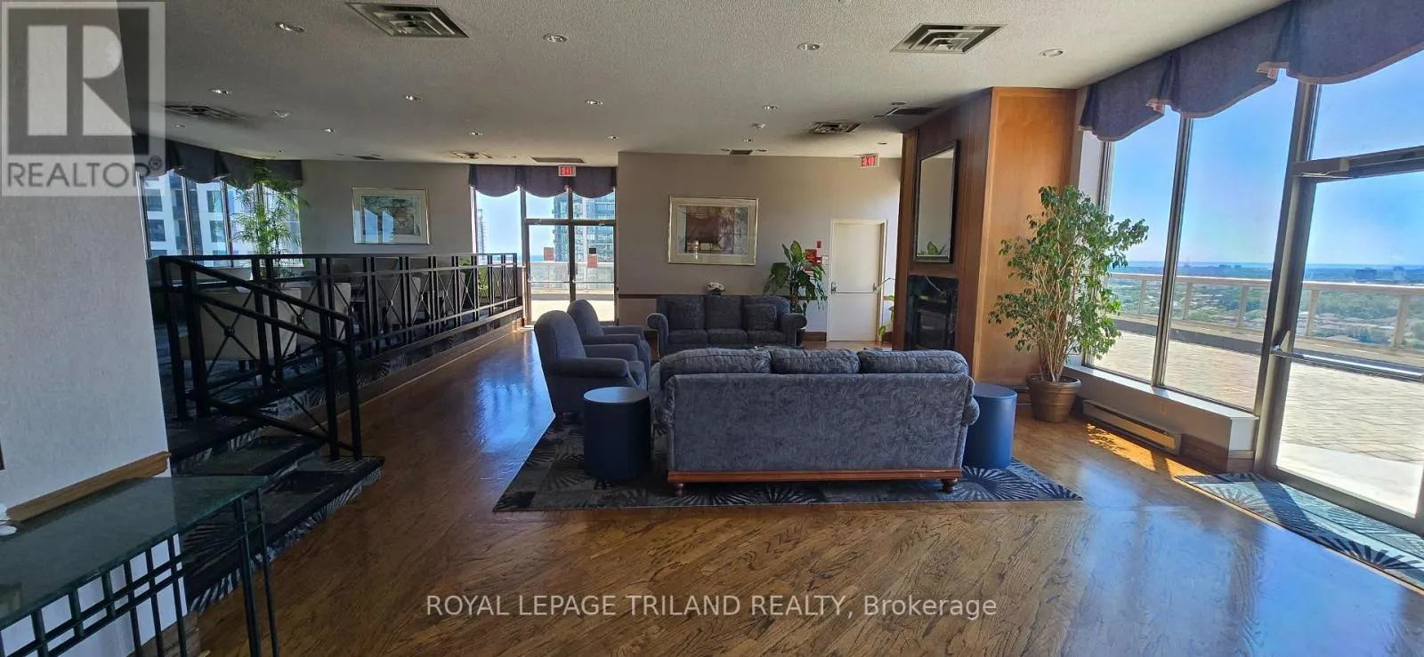 711 - 55 ELM DRIVE W, #711