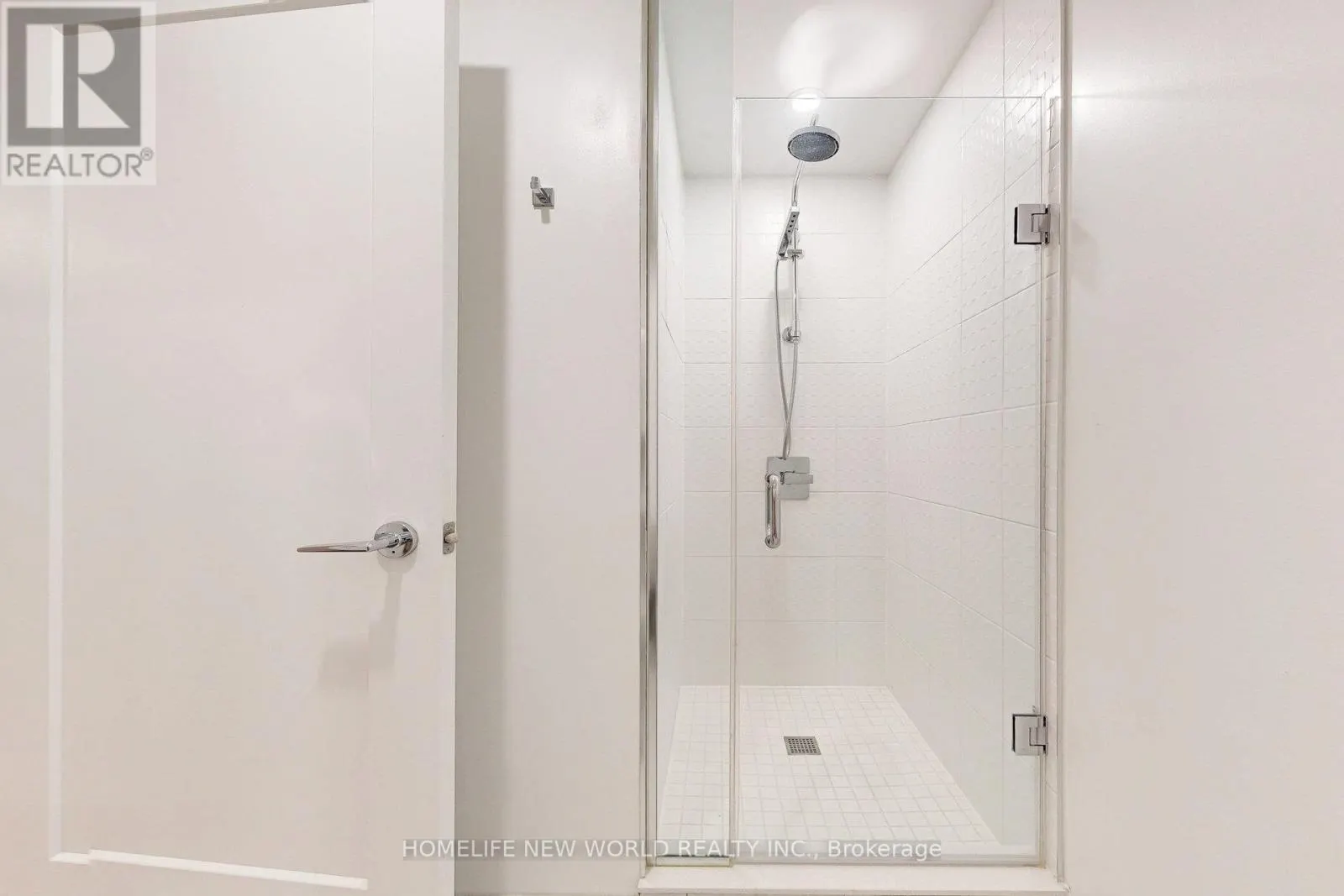204 - 65 ANNIE CRAIG DRIVE