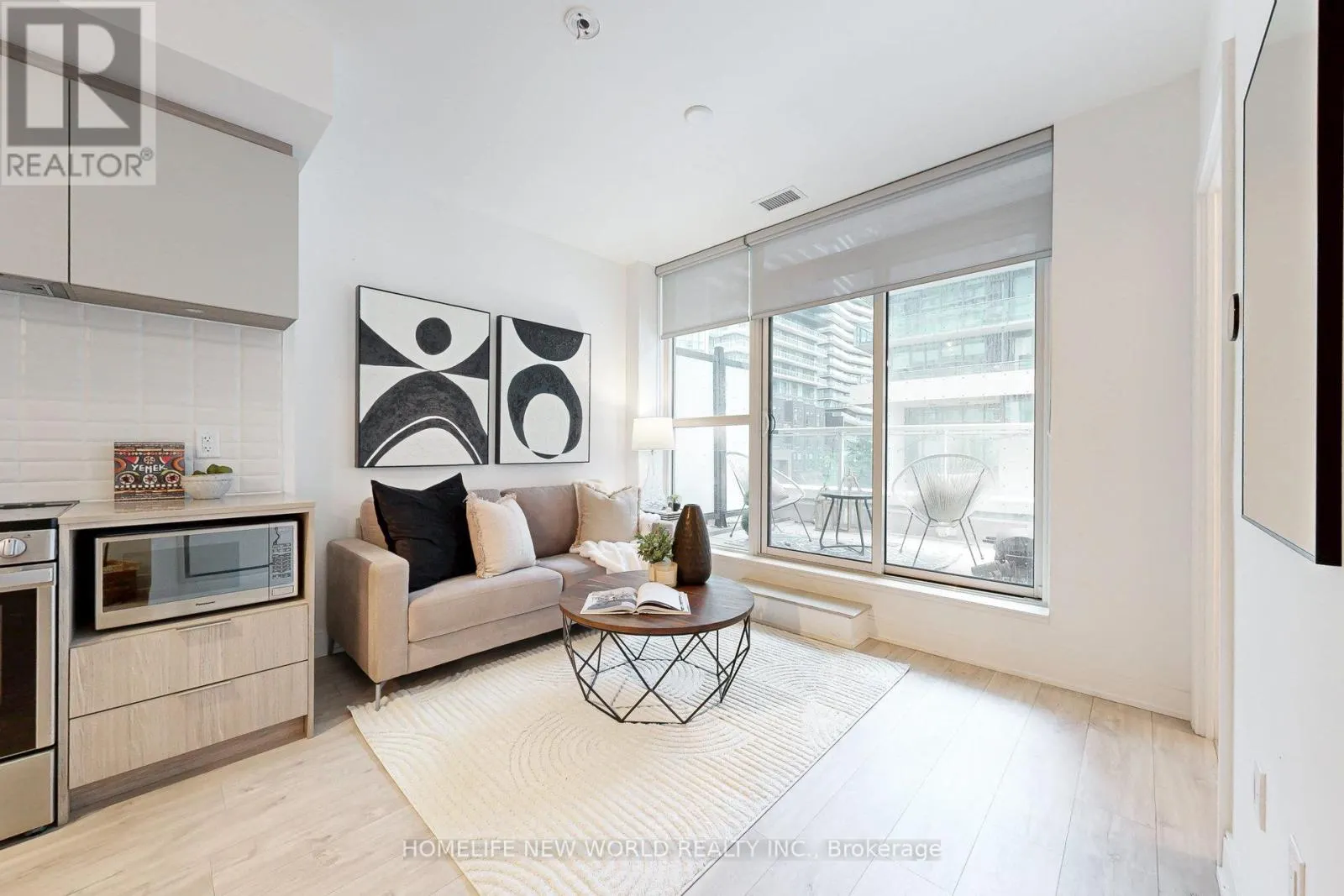 204 - 65 ANNIE CRAIG DRIVE