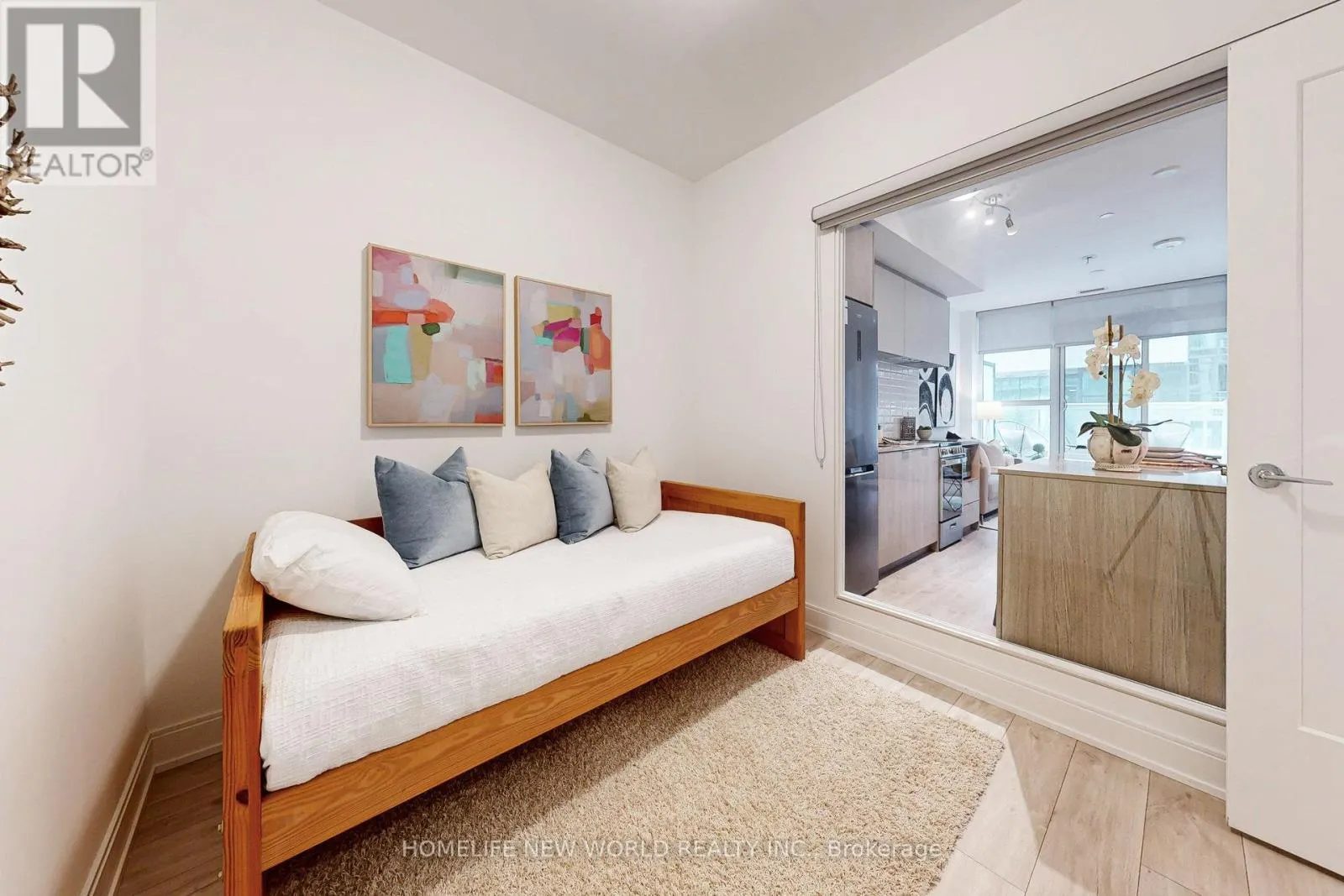 204 - 65 ANNIE CRAIG DRIVE