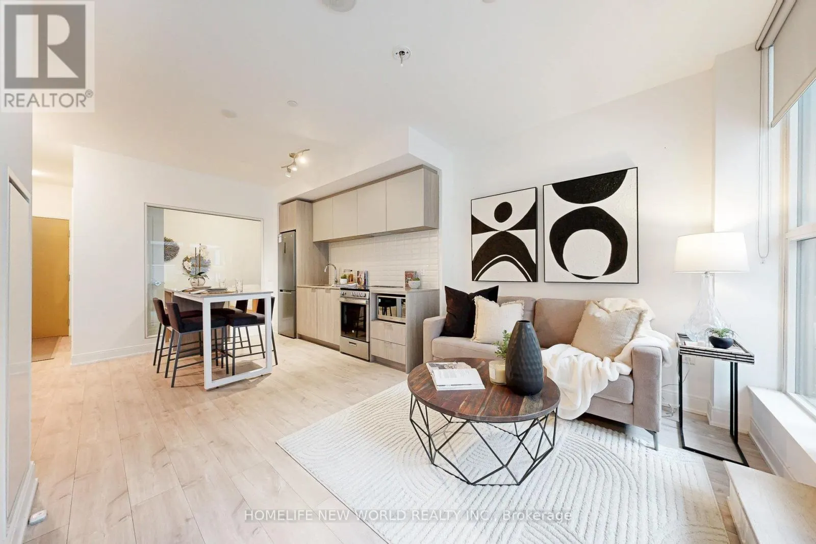 204 - 65 ANNIE CRAIG DRIVE