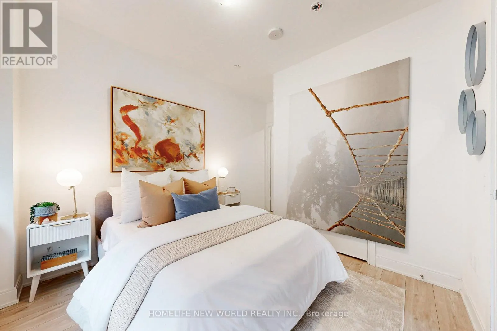 204 - 65 ANNIE CRAIG DRIVE