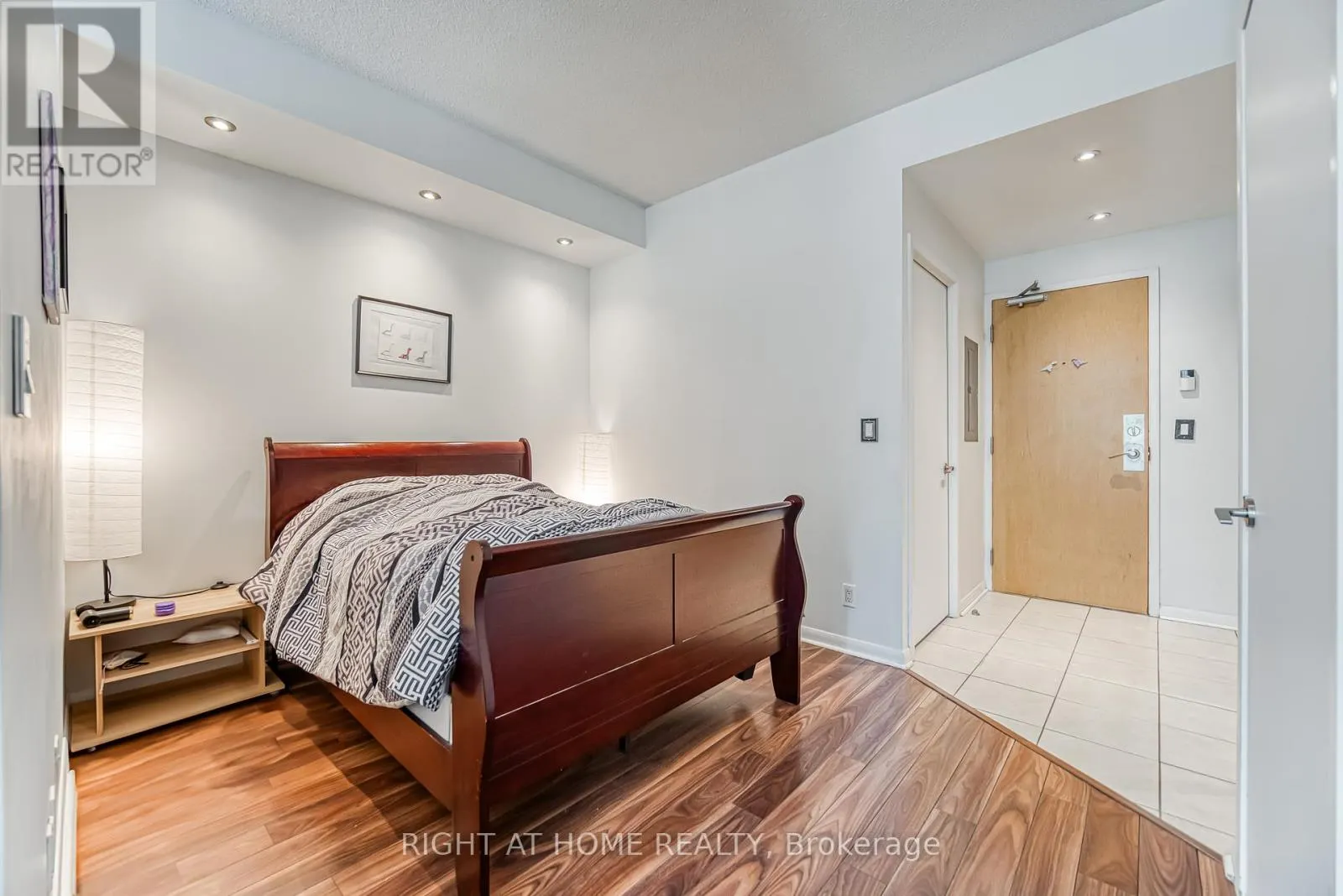 214 - 185 LEGION ROAD N