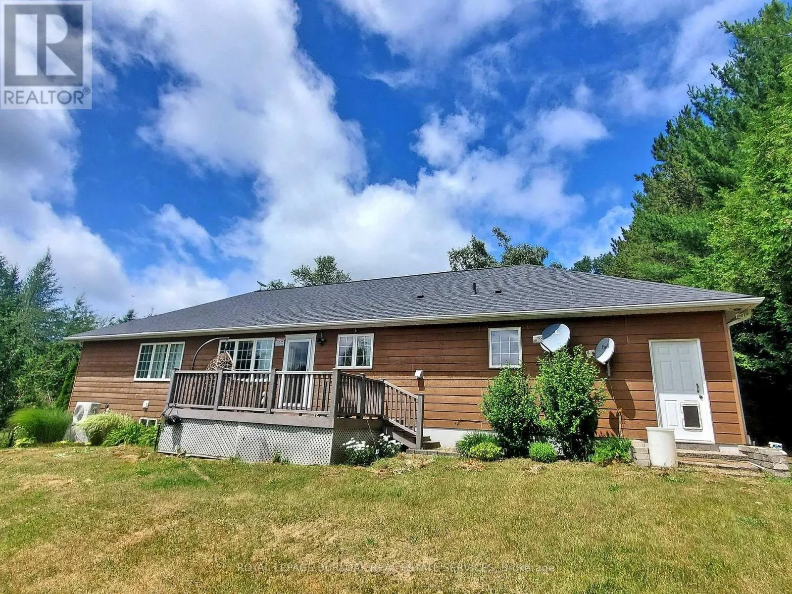 569 HIGHPOINT SIDE ROAD