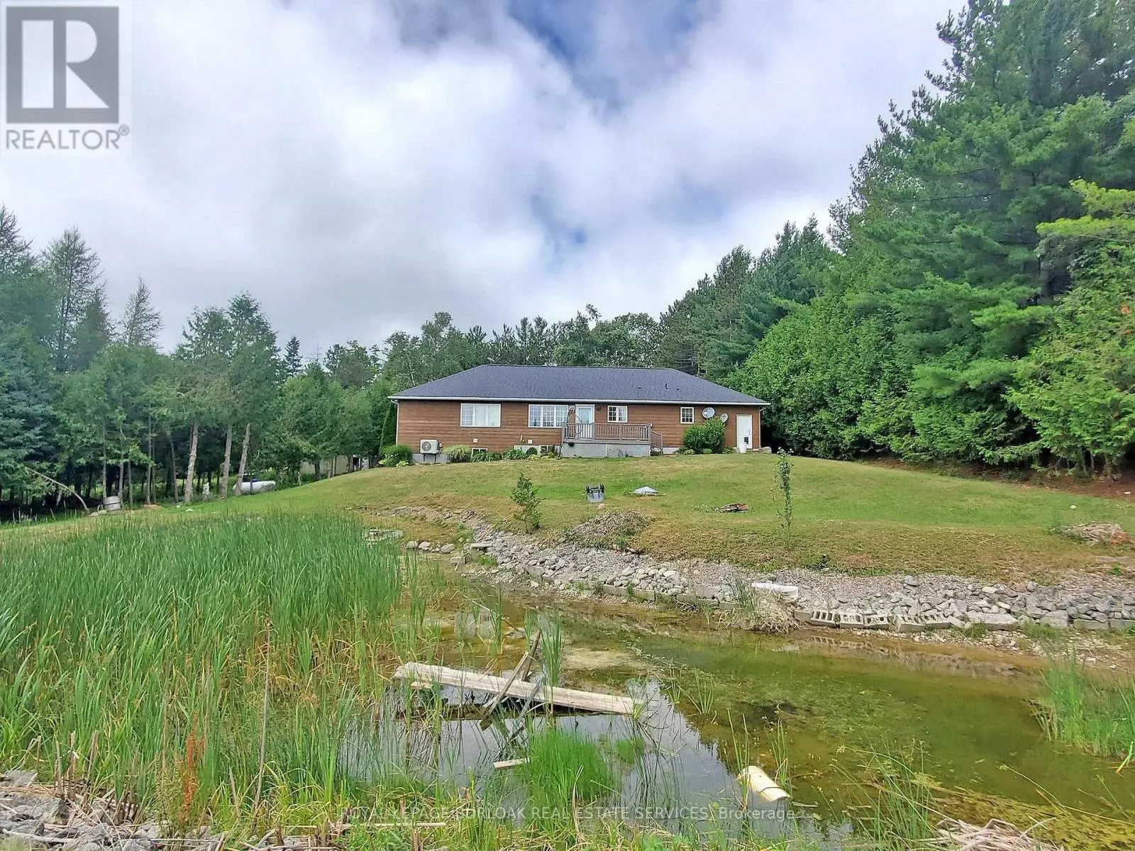 569 HIGHPOINT SIDE ROAD