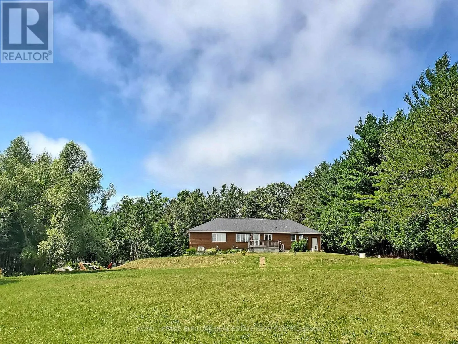 569 HIGHPOINT SIDE ROAD