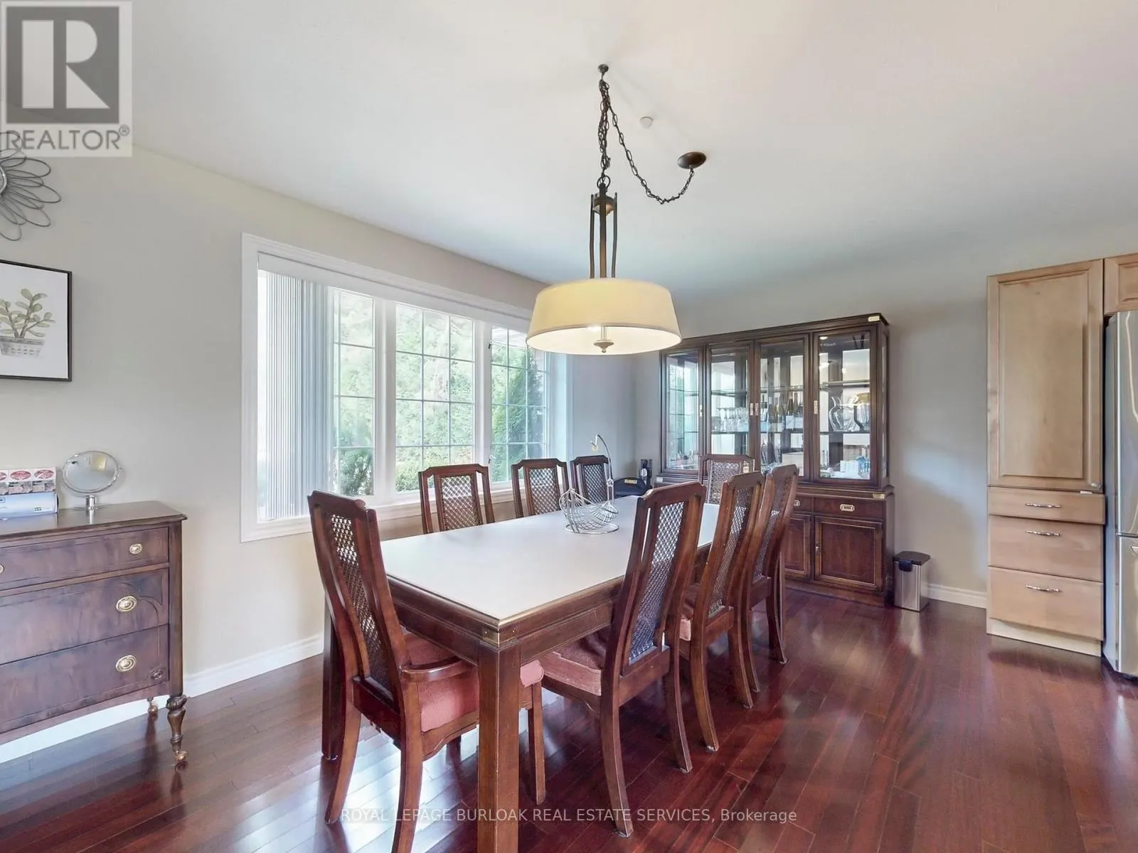 569 HIGHPOINT SIDE ROAD