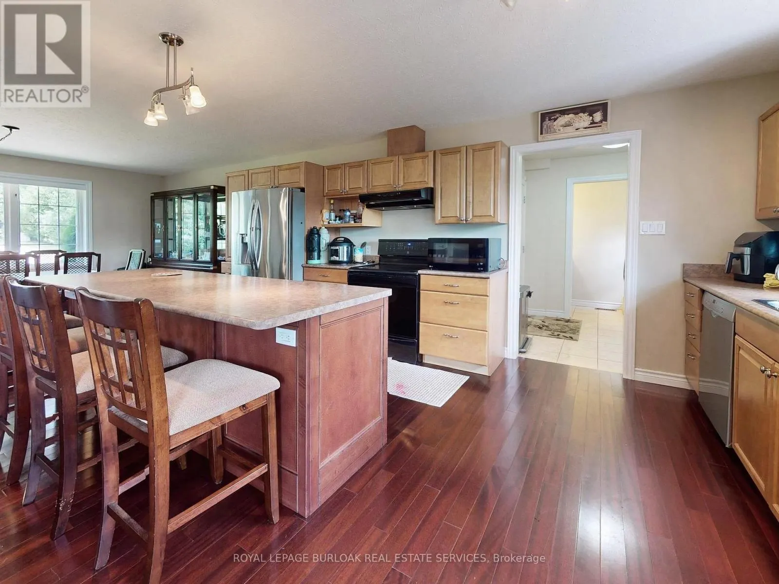 569 HIGHPOINT SIDE ROAD