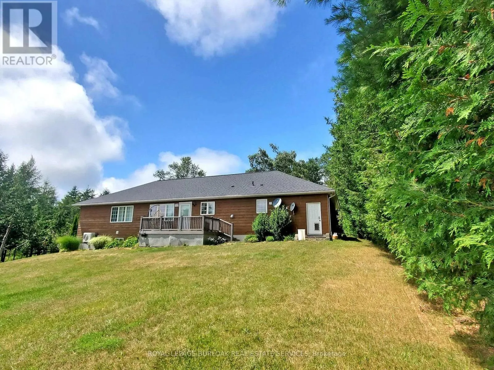 569 HIGHPOINT SIDE ROAD