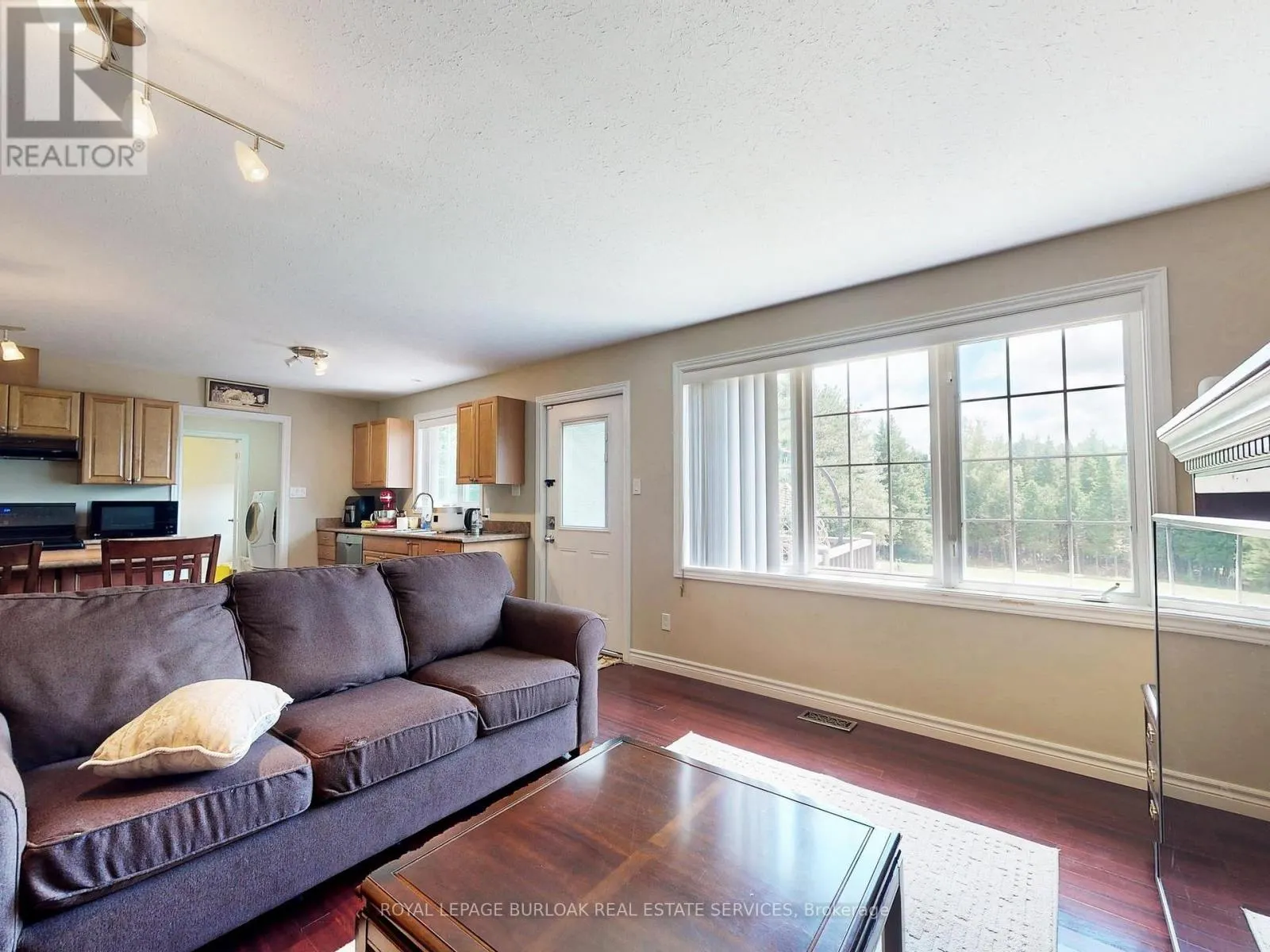 569 HIGHPOINT SIDE ROAD