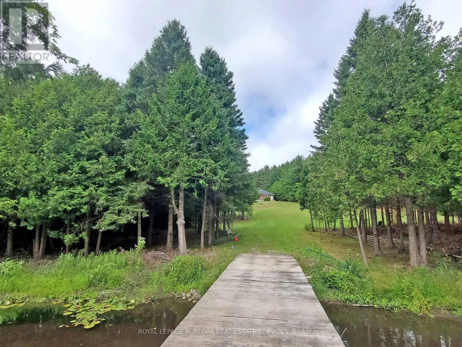 569 HIGHPOINT SIDE ROAD