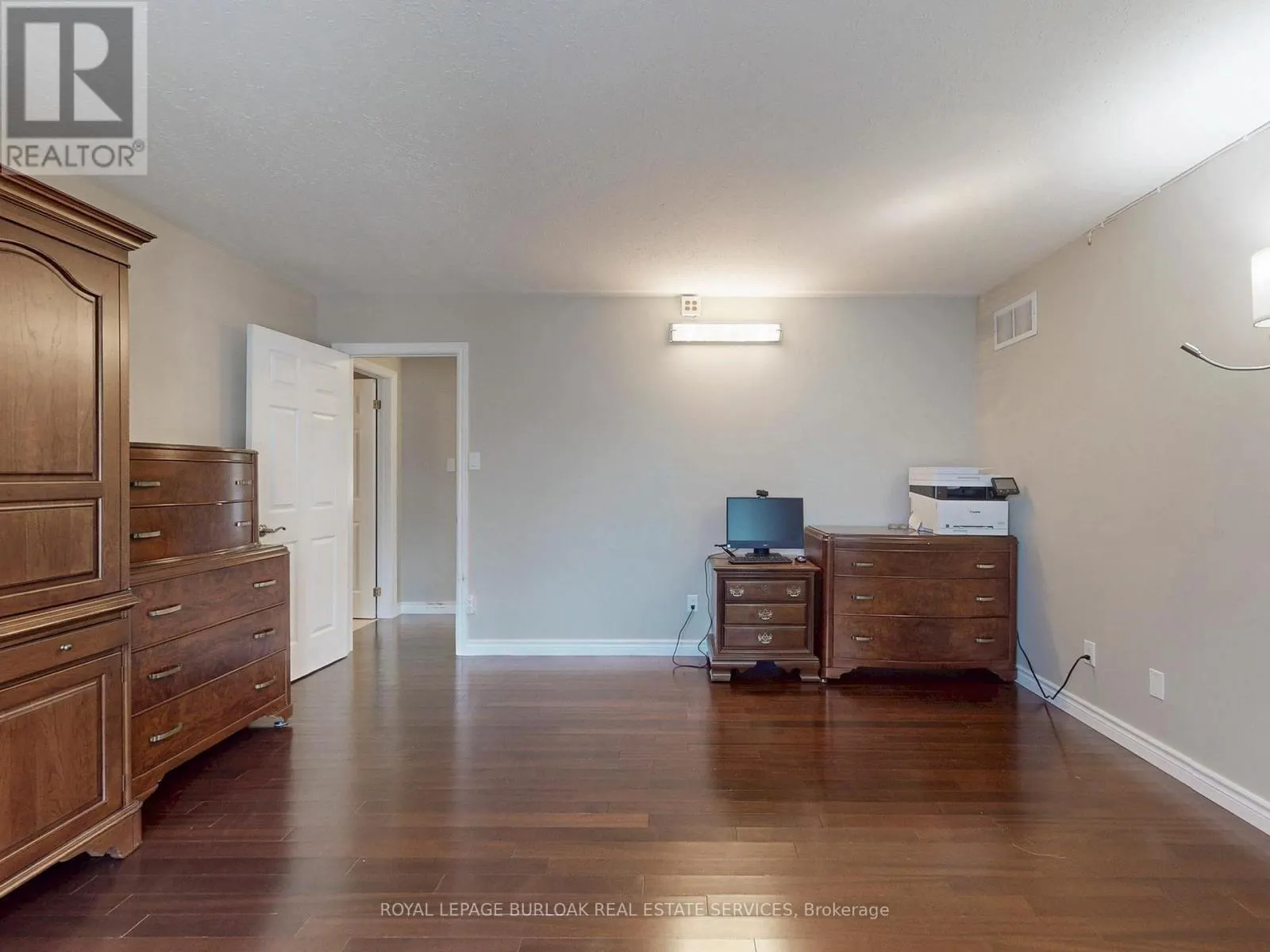 569 HIGHPOINT SIDE ROAD
