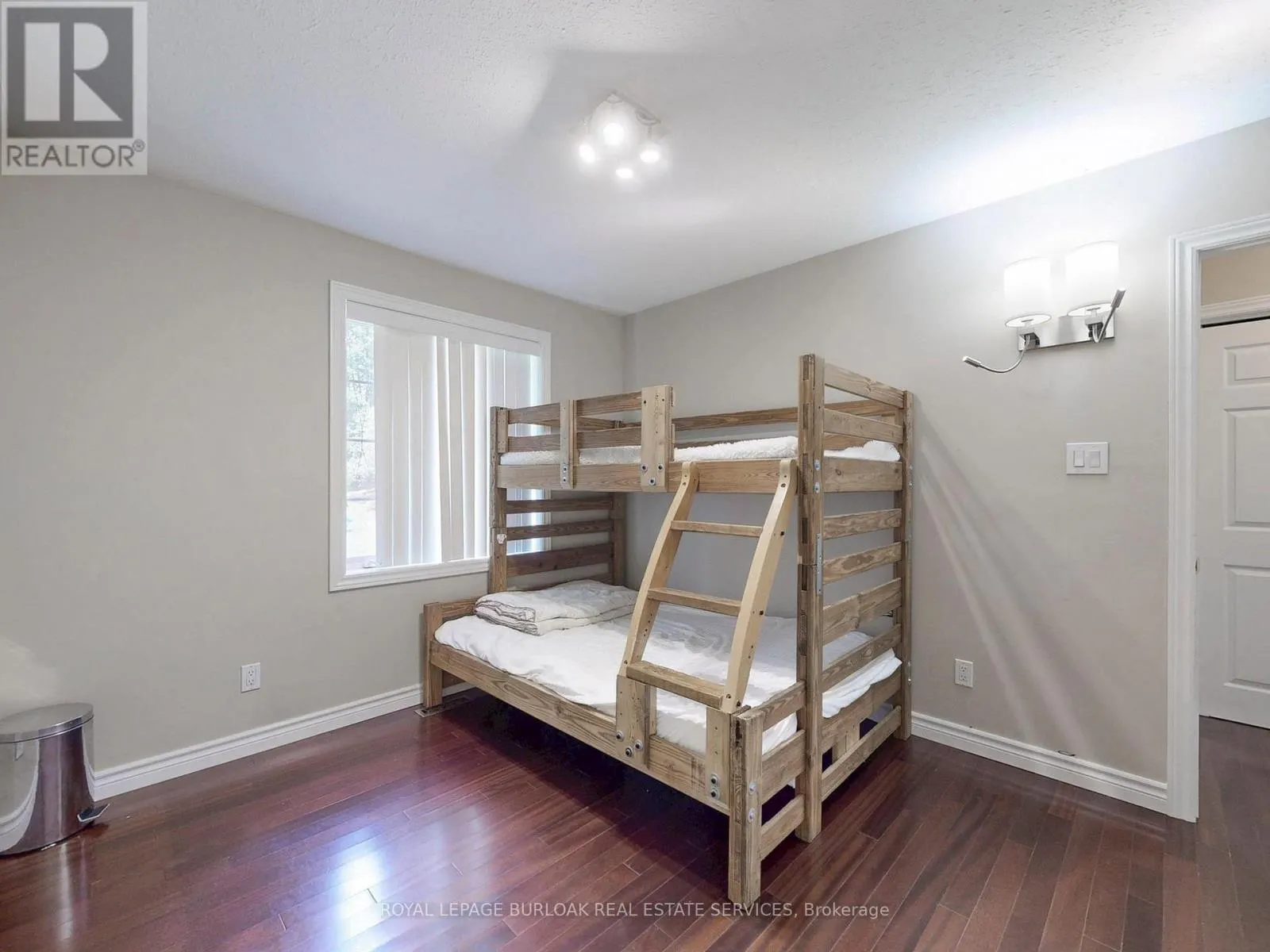 569 HIGHPOINT SIDE ROAD