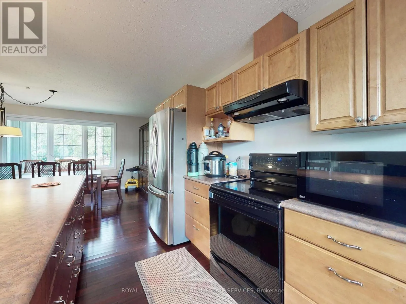 569 HIGHPOINT SIDE ROAD