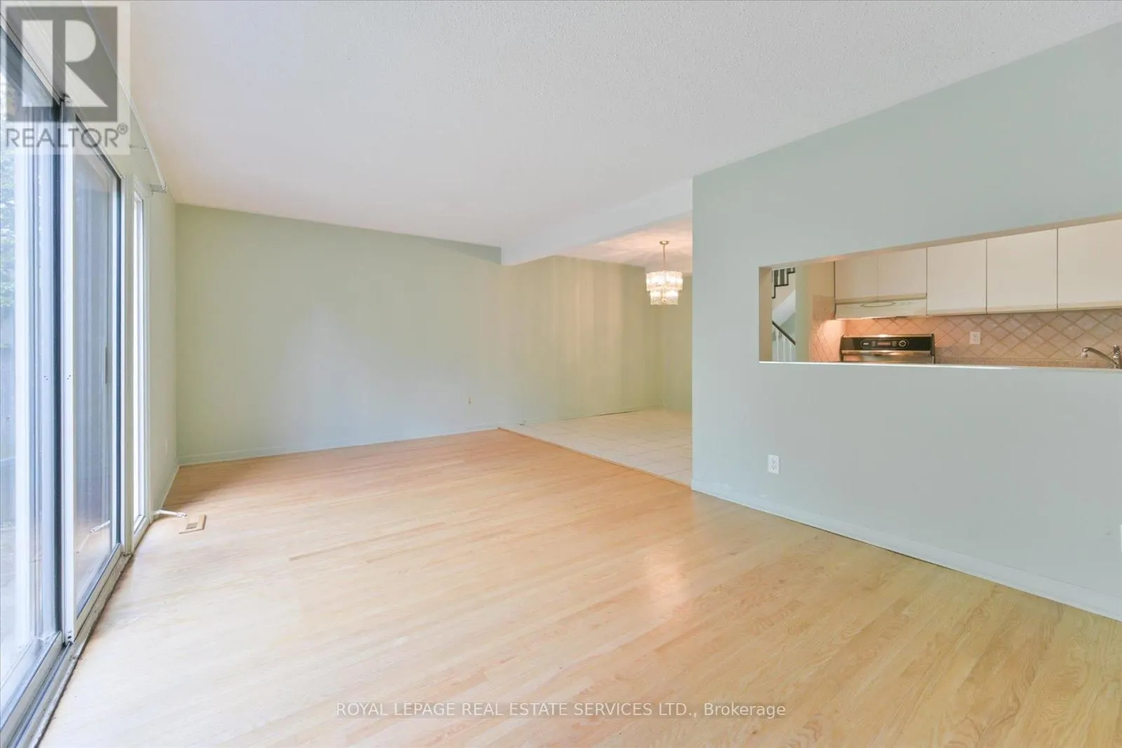 33 - 1395 ROYAL YORK ROAD