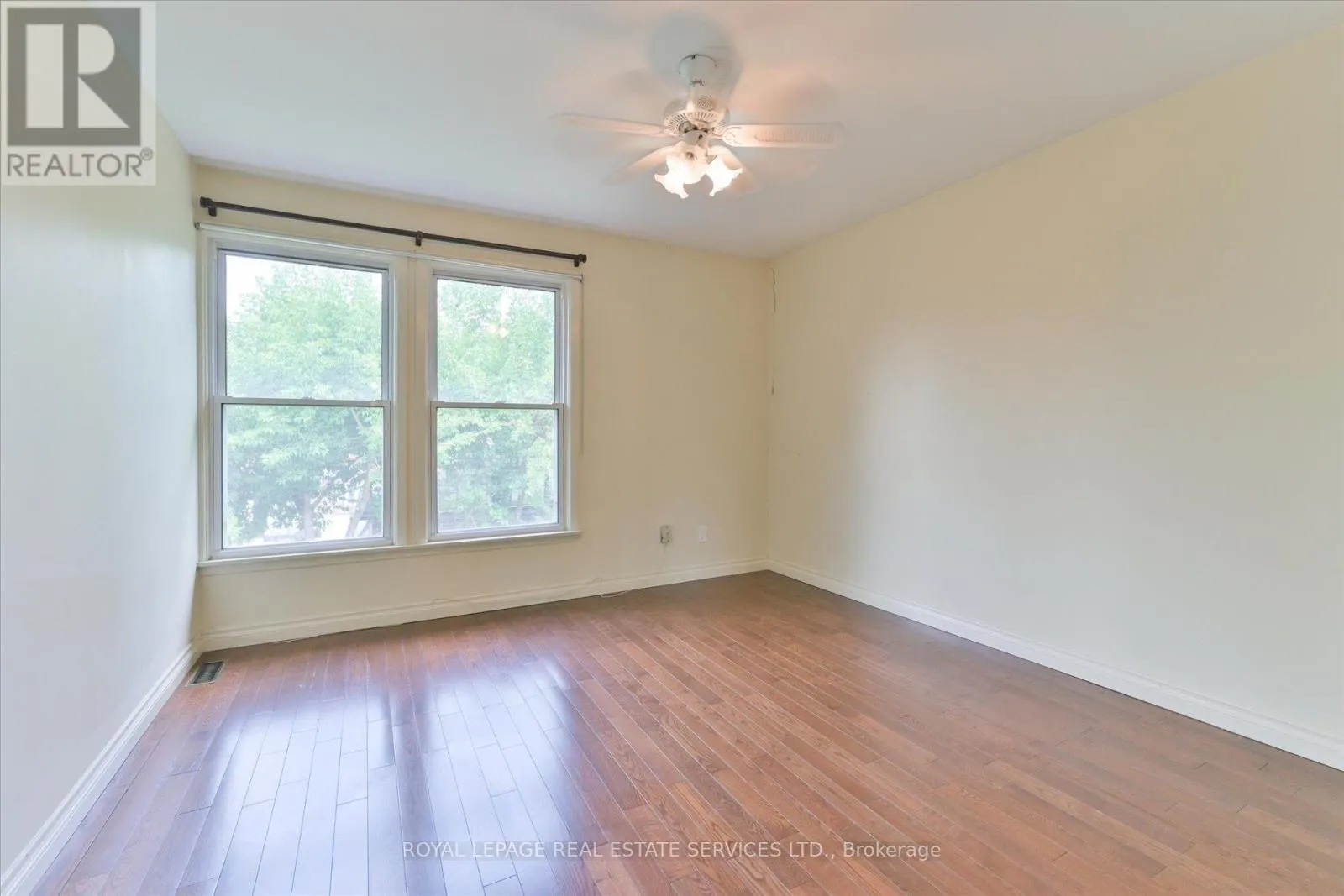 33 - 1395 ROYAL YORK ROAD