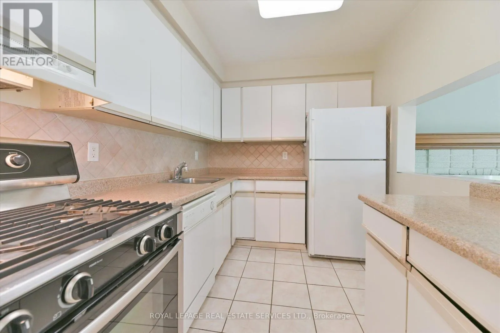 33 - 1395 ROYAL YORK ROAD