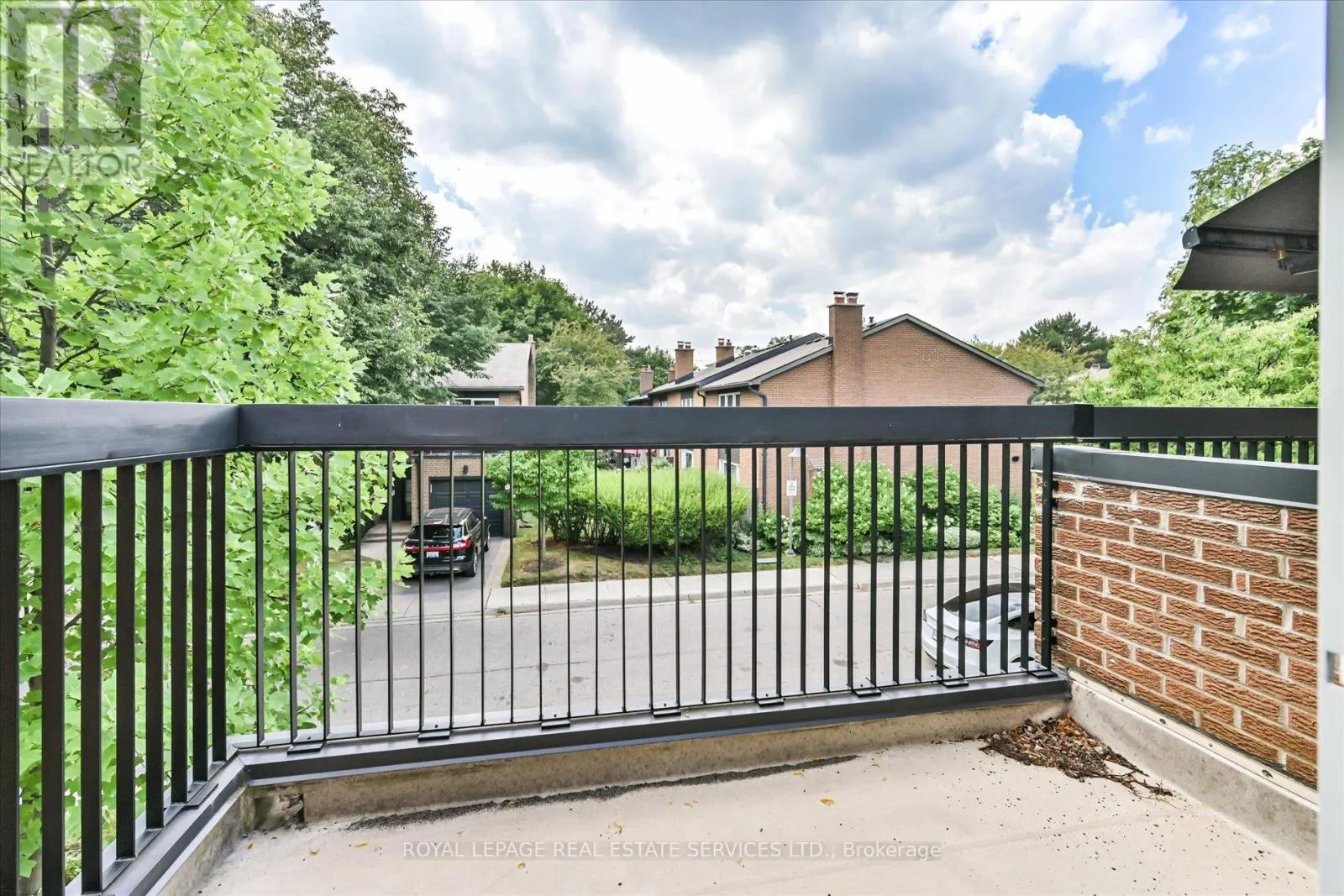 33 - 1395 ROYAL YORK ROAD