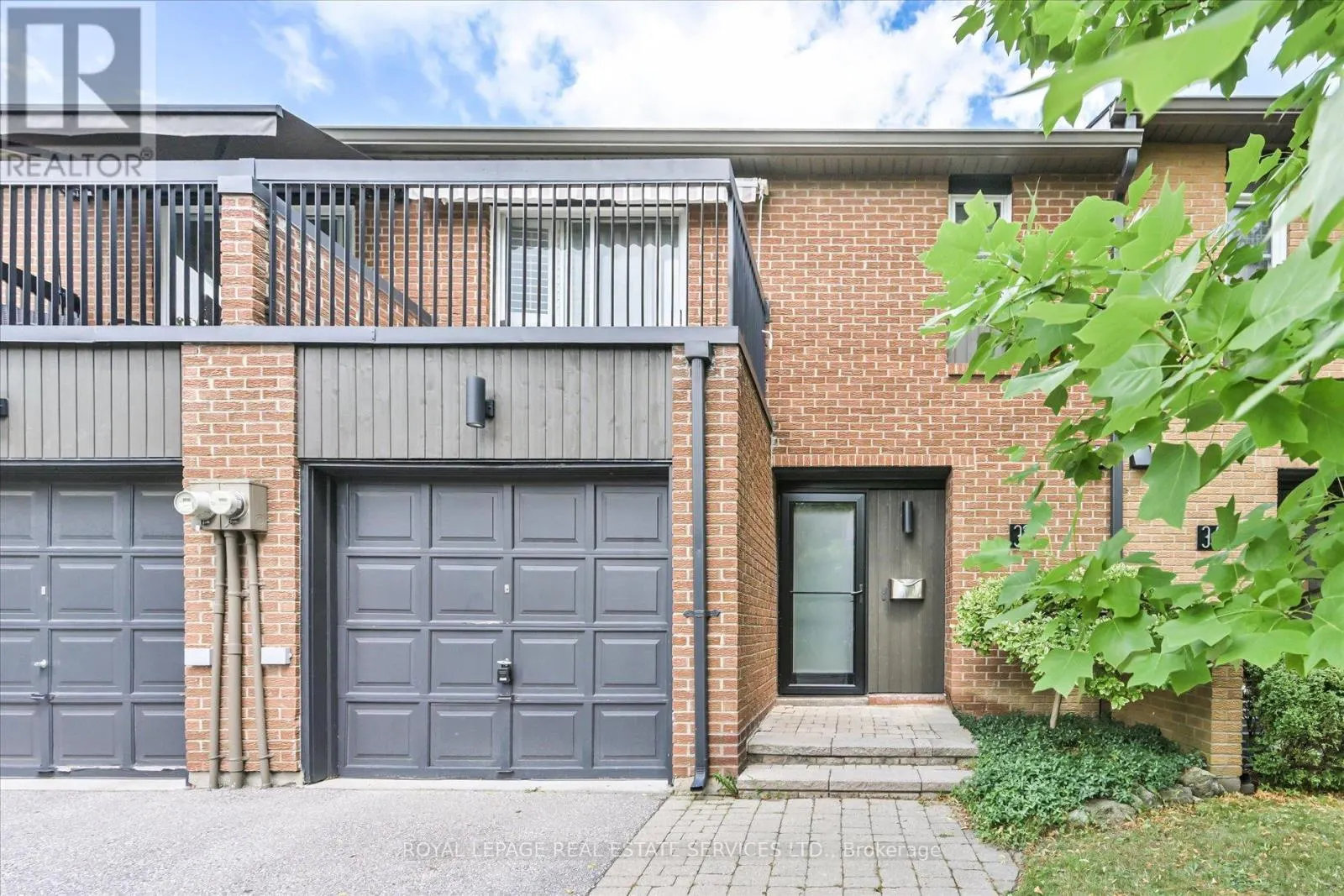 33 - 1395 ROYAL YORK ROAD