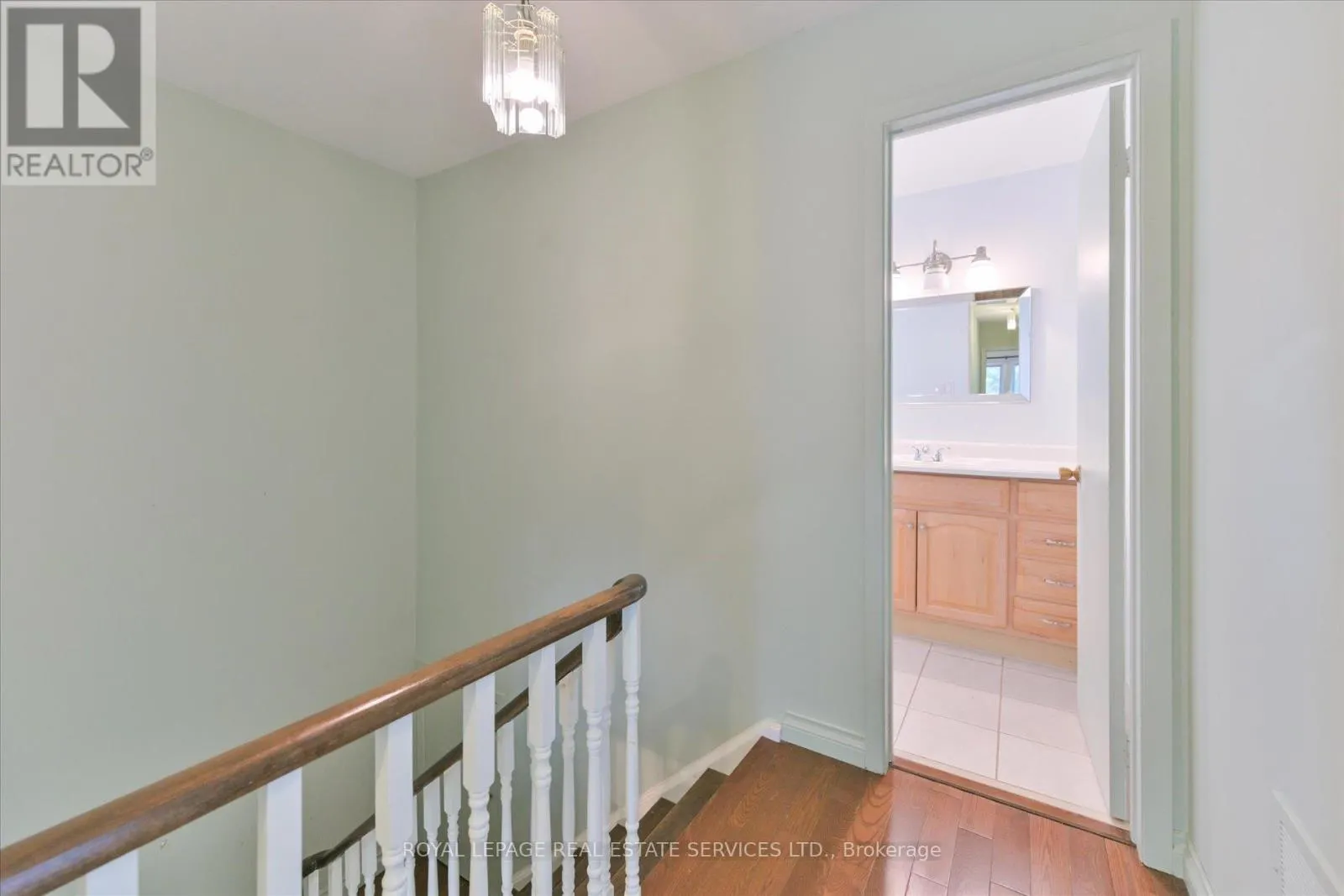 33 - 1395 ROYAL YORK ROAD