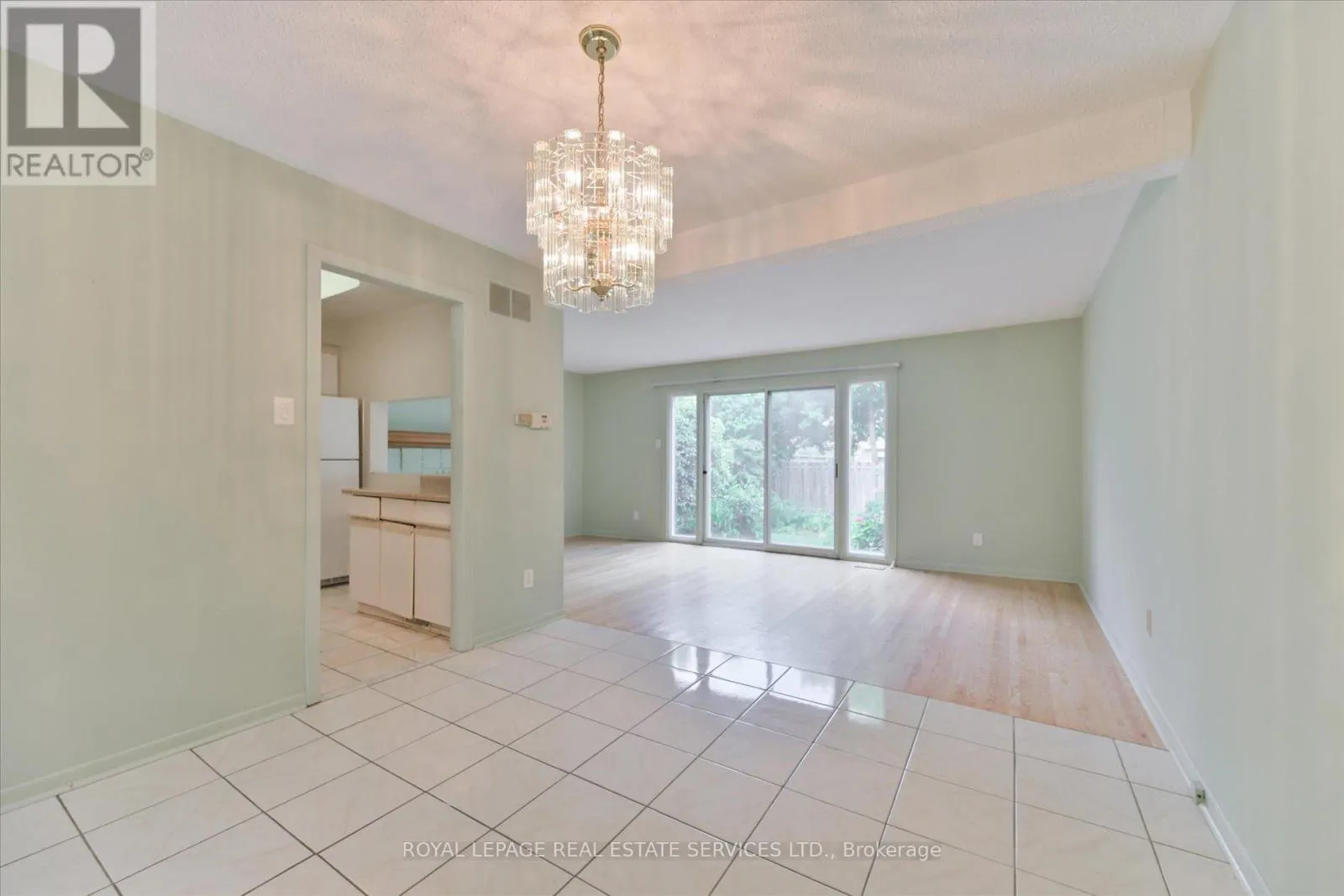 33 - 1395 ROYAL YORK ROAD