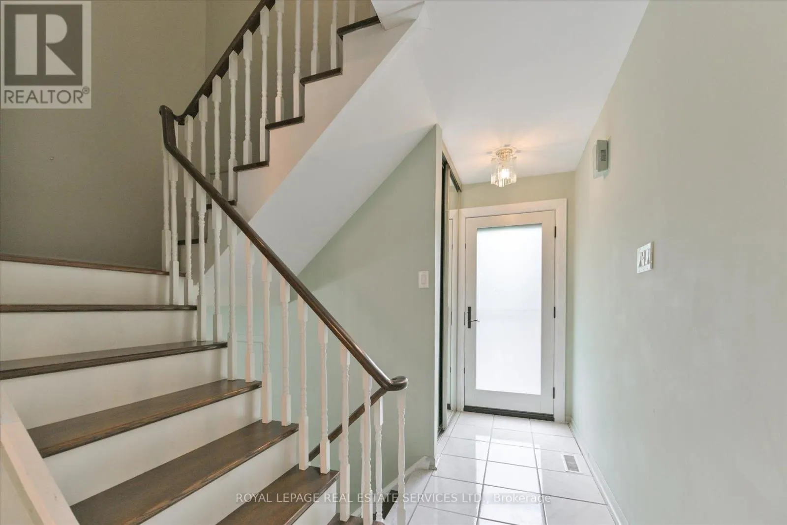 33 - 1395 ROYAL YORK ROAD