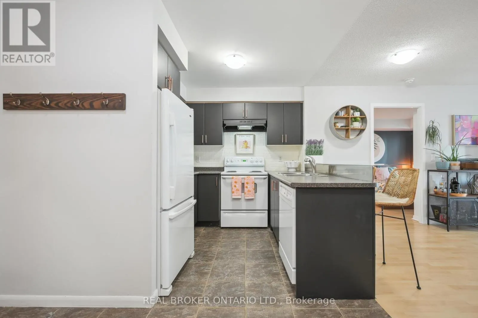 608 - 185 LEGION ROAD N