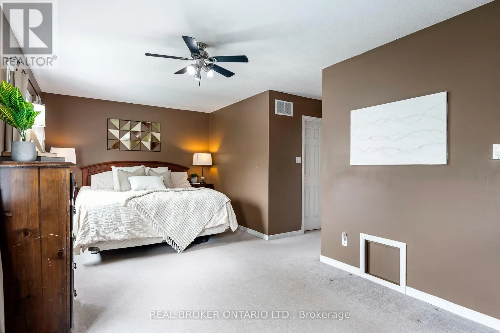 107 GLENGARRY ROAD
