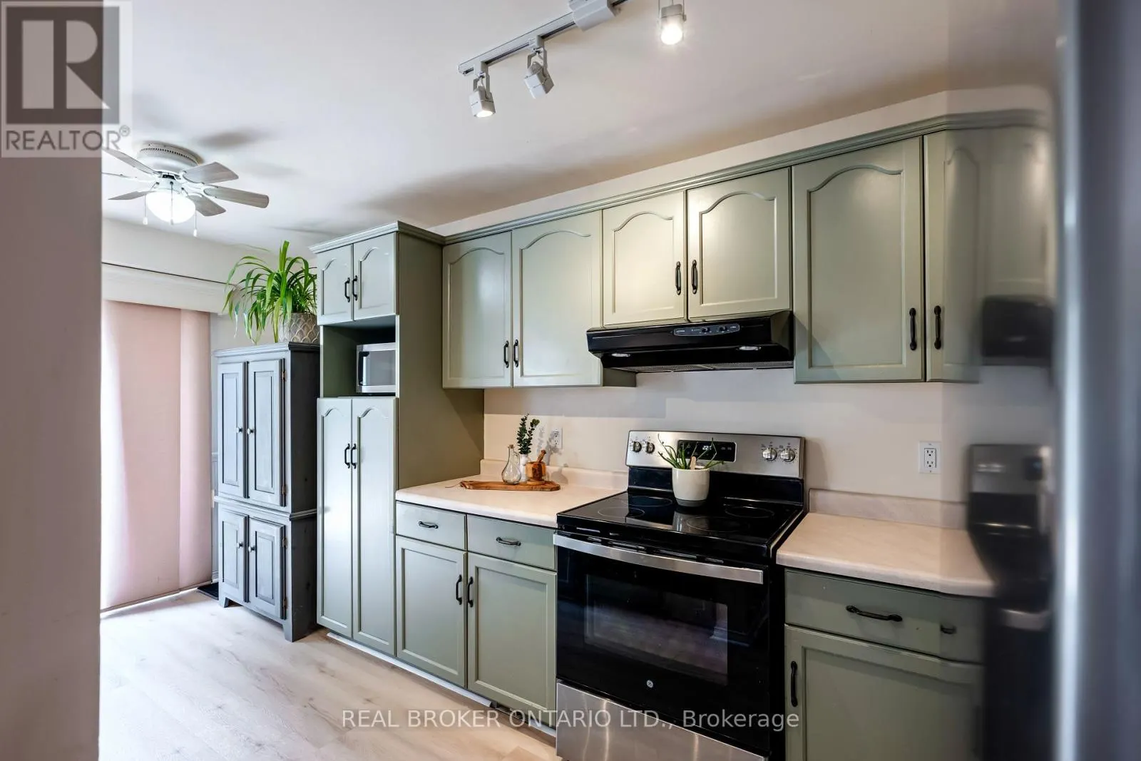 107 GLENGARRY ROAD