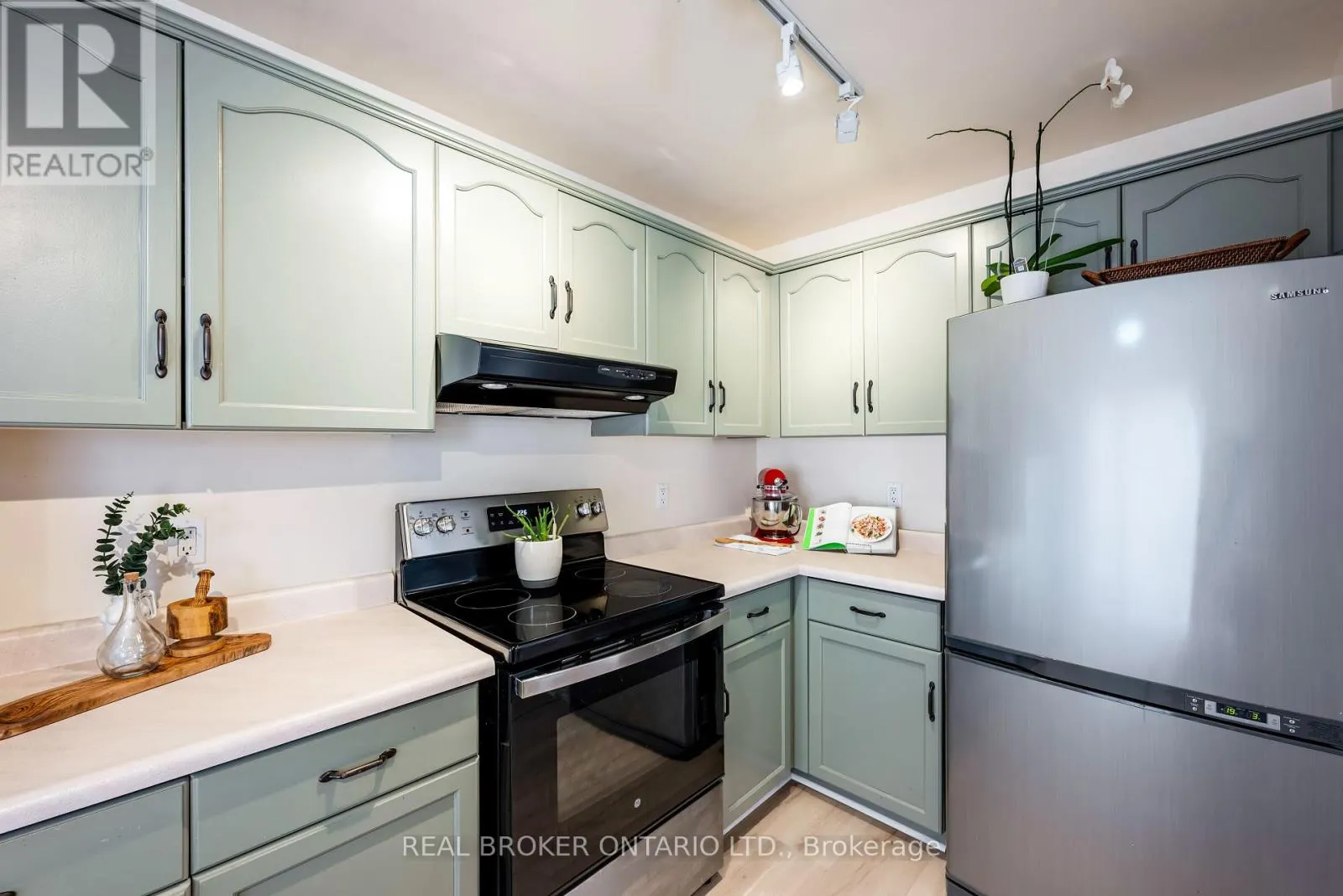 107 GLENGARRY ROAD