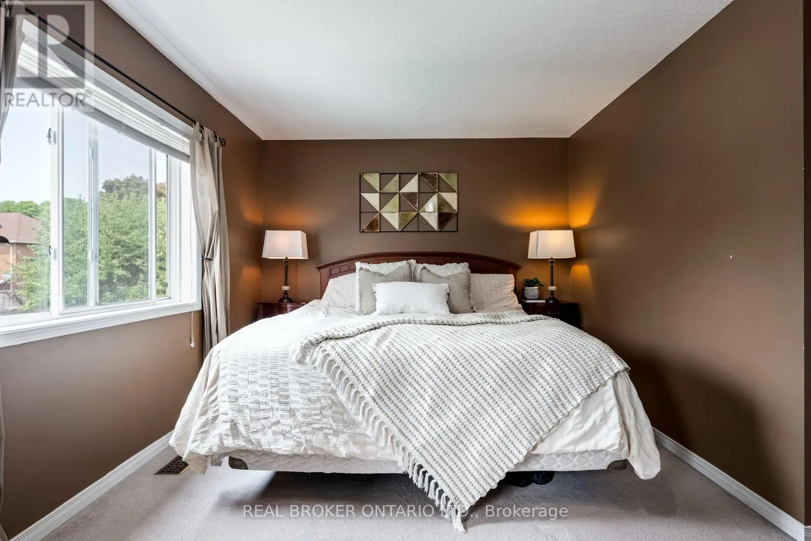107 GLENGARRY ROAD
