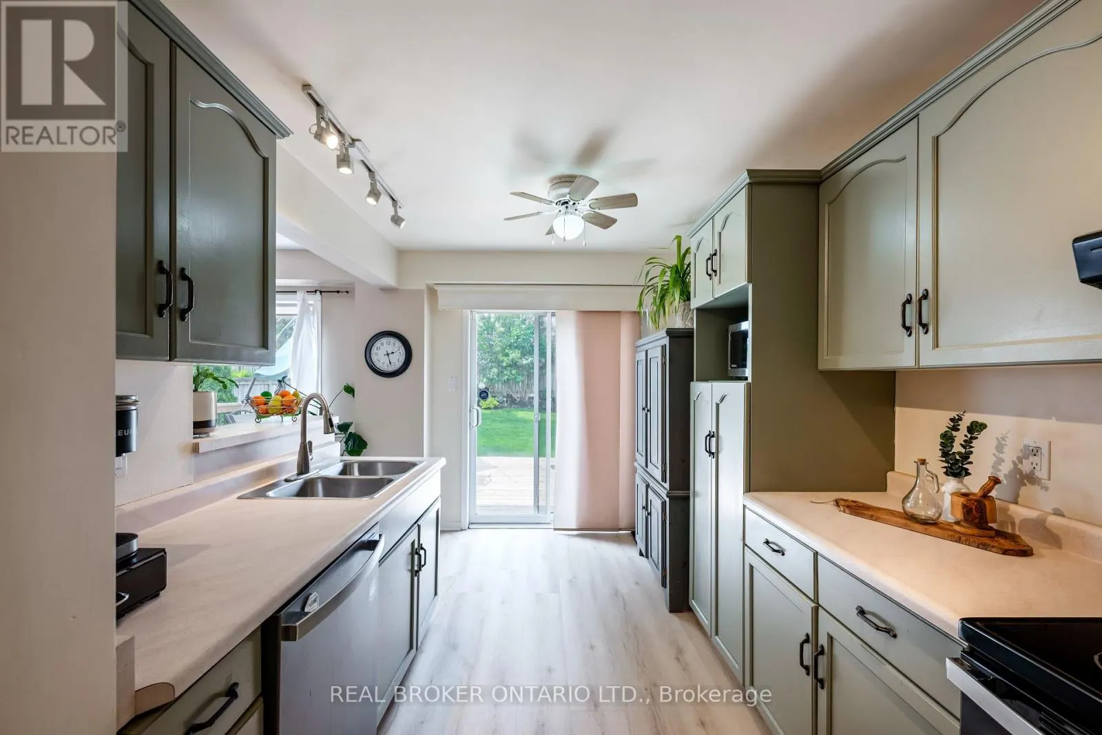 107 GLENGARRY ROAD